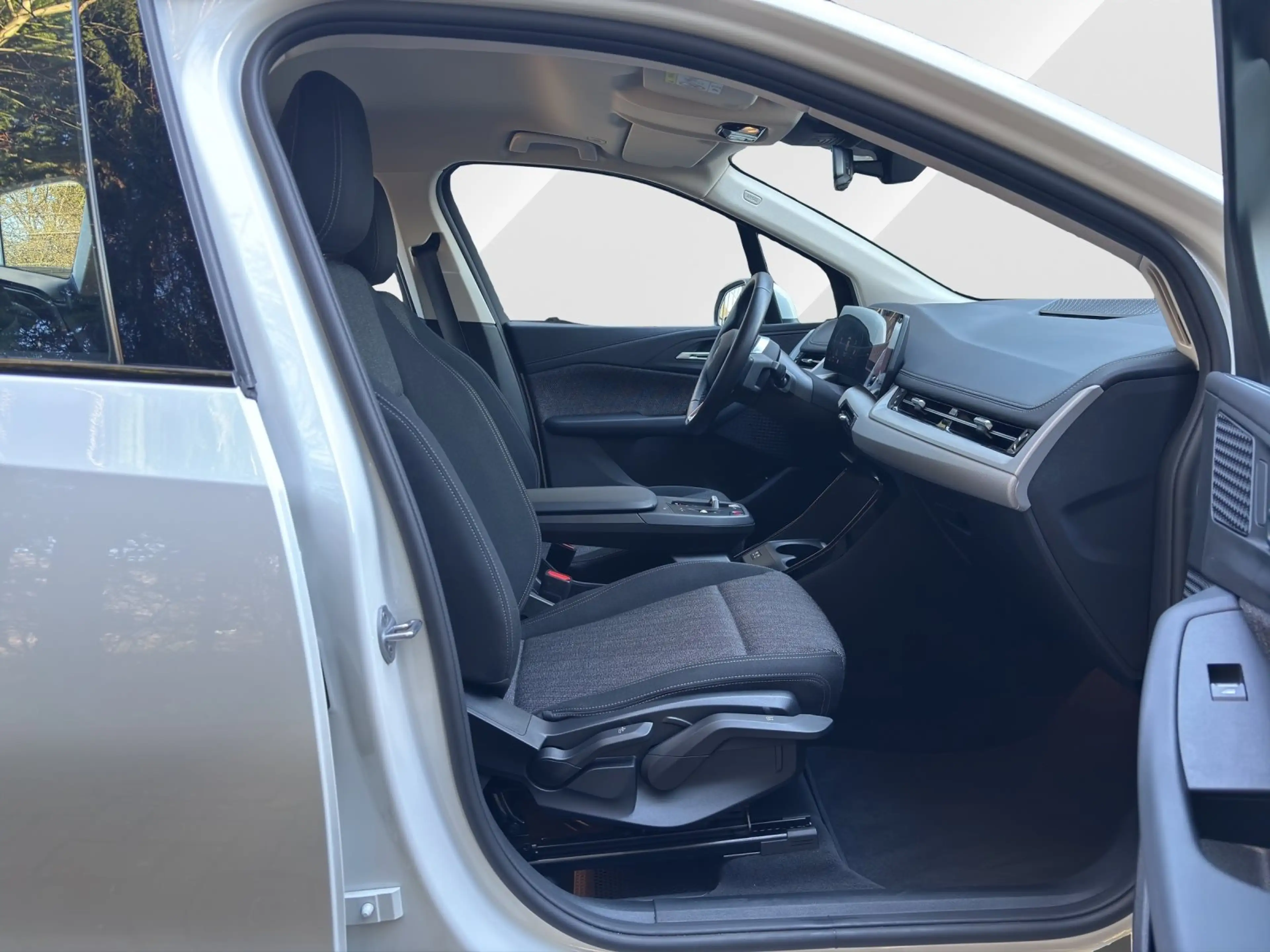 BMW 220 i Active Tourer LED | AHK | Kamera | Navi | Sitzhe — photo 13