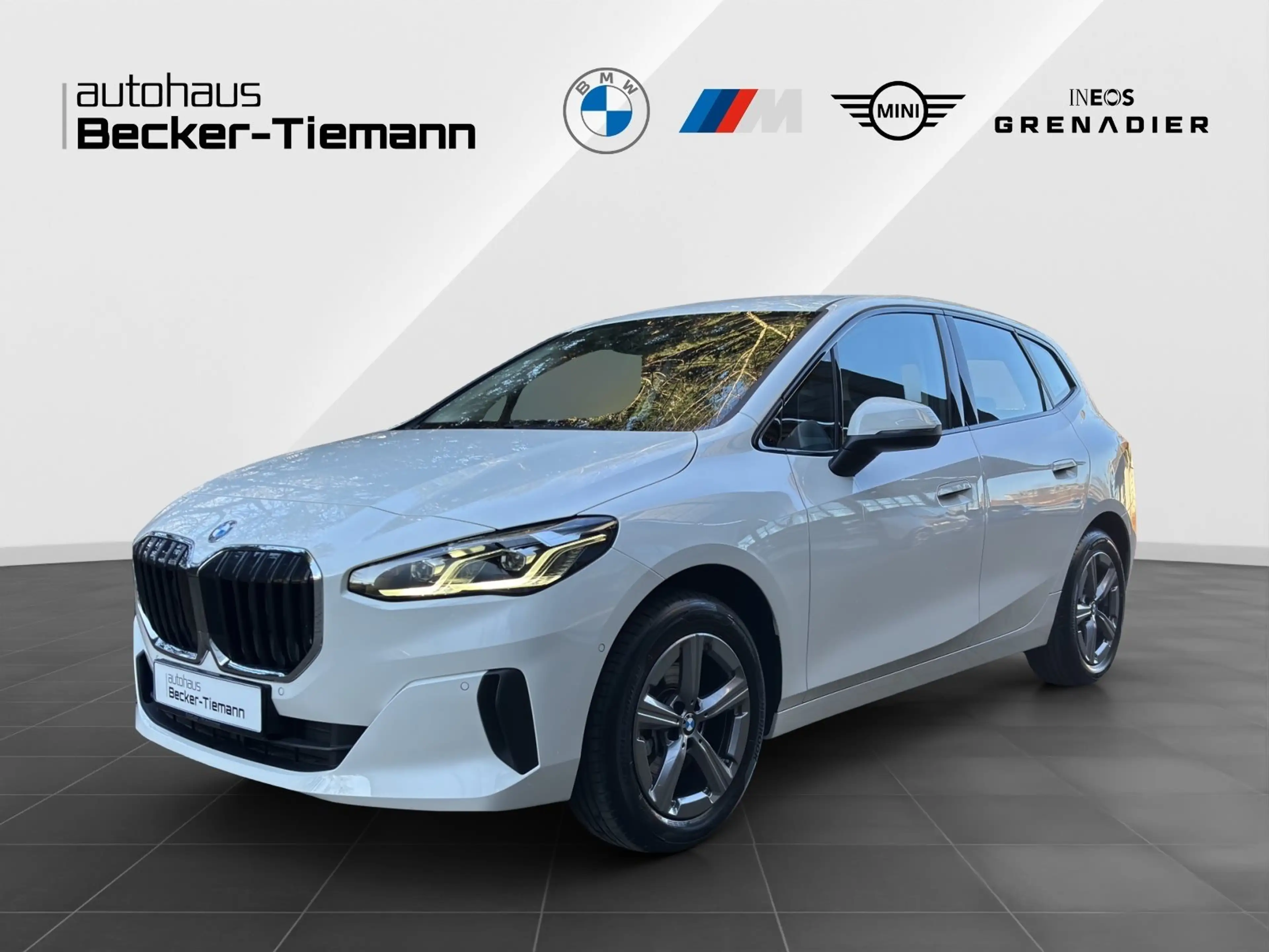 BMW 220 i Active Tourer LED | AHK | Kamera | Navi | Sitzhe