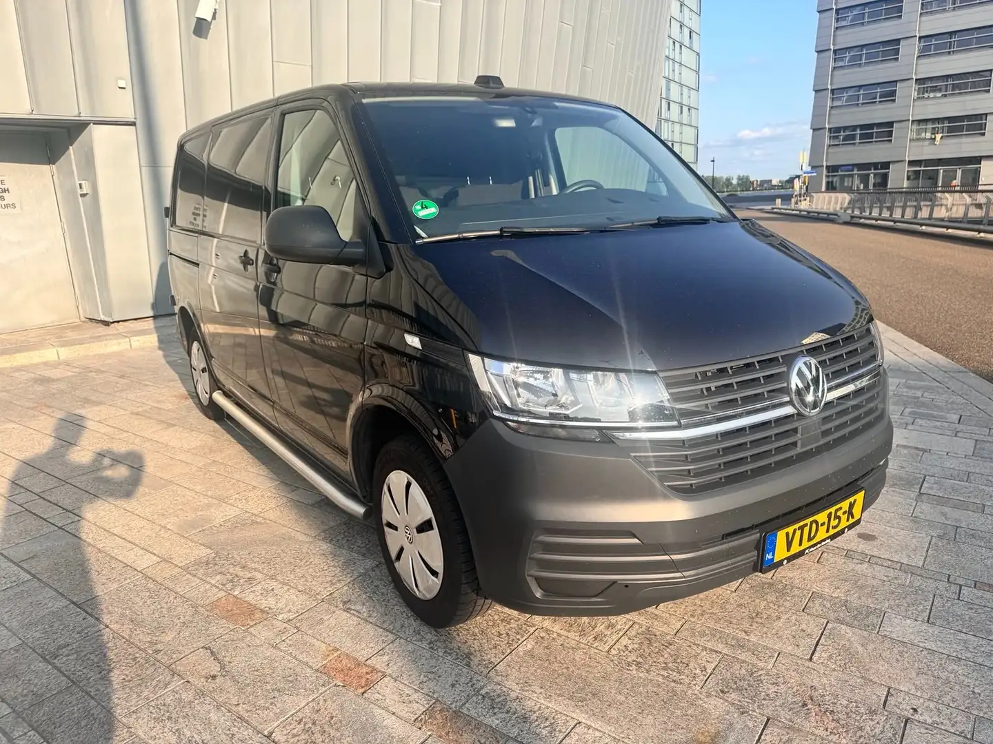 Volkswagen Transporter Transporter 2.0 TDI L1H1 Ec.Business Zwart - 2