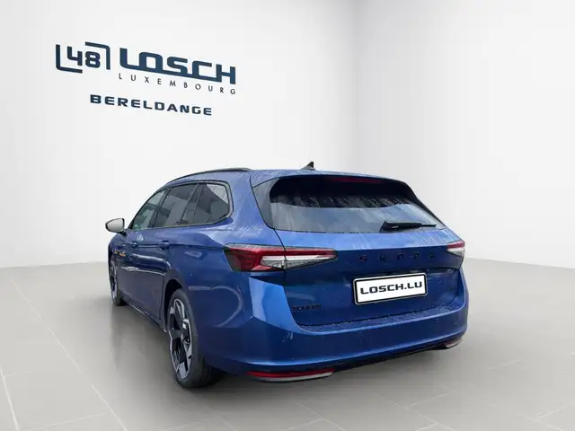 Skoda Superb view 6