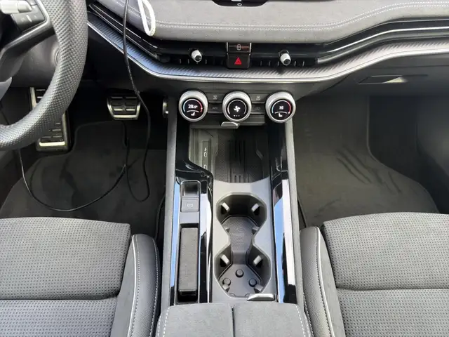 Skoda Superb view 12