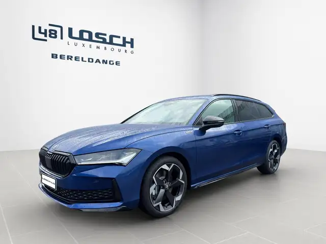 Skoda Superb view 3