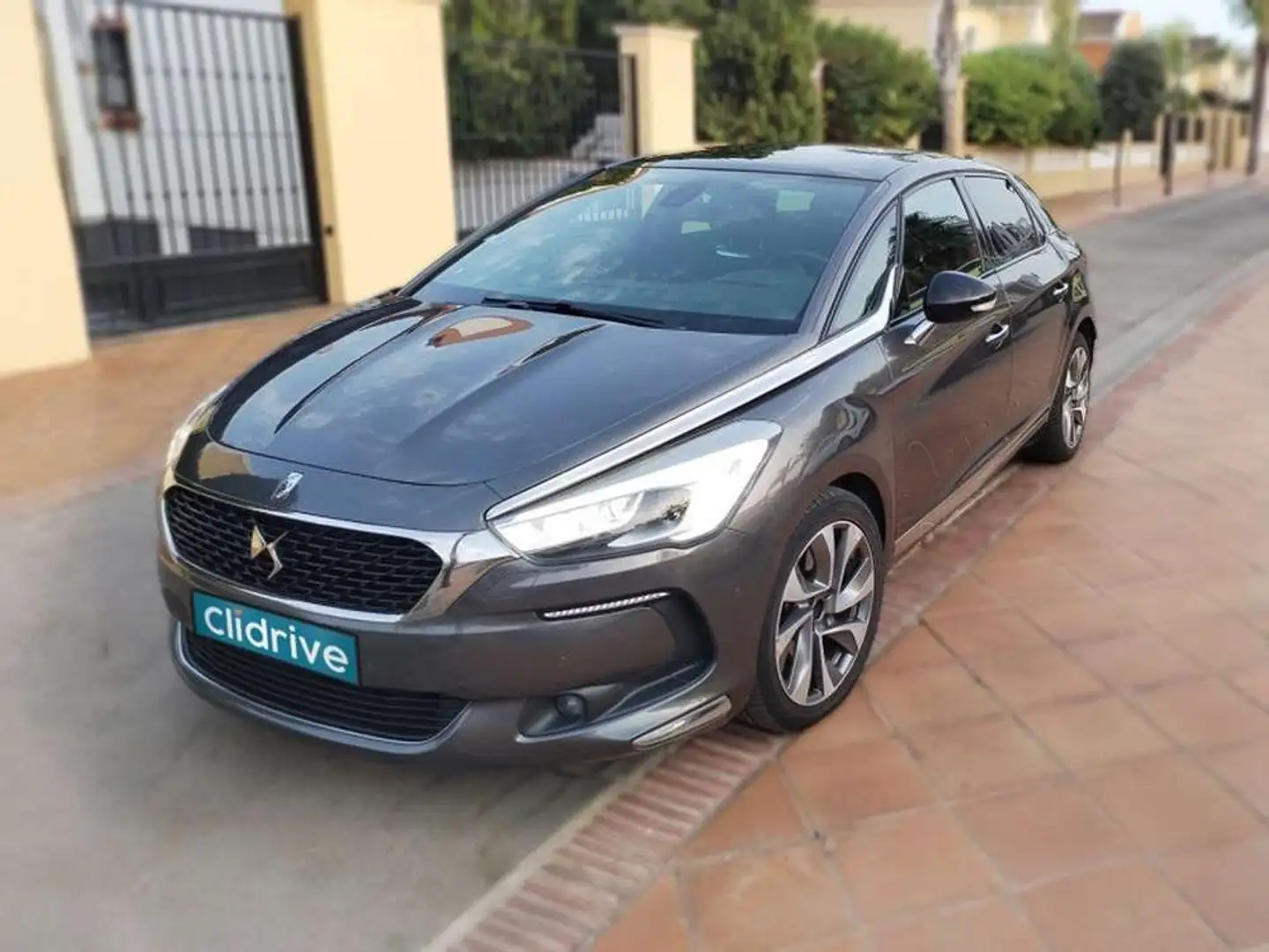 DS Automobiles DS 5 BlueHDi 110kW 150CV Sport Gris - 2
