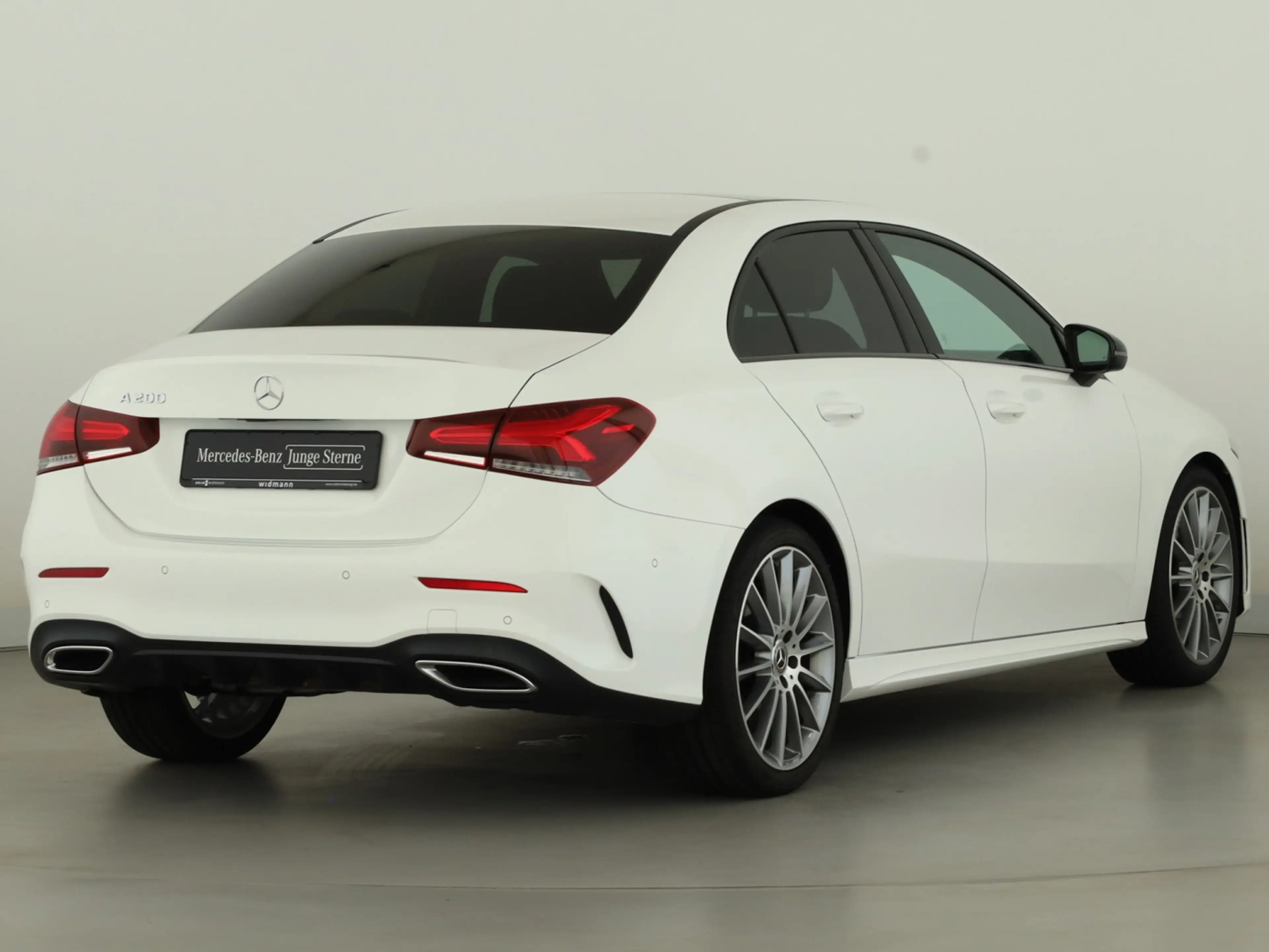 Mercedes-Benz A 200 Lim *AMG Line*Panorama*Park-Paket*Kamera** — photo 2