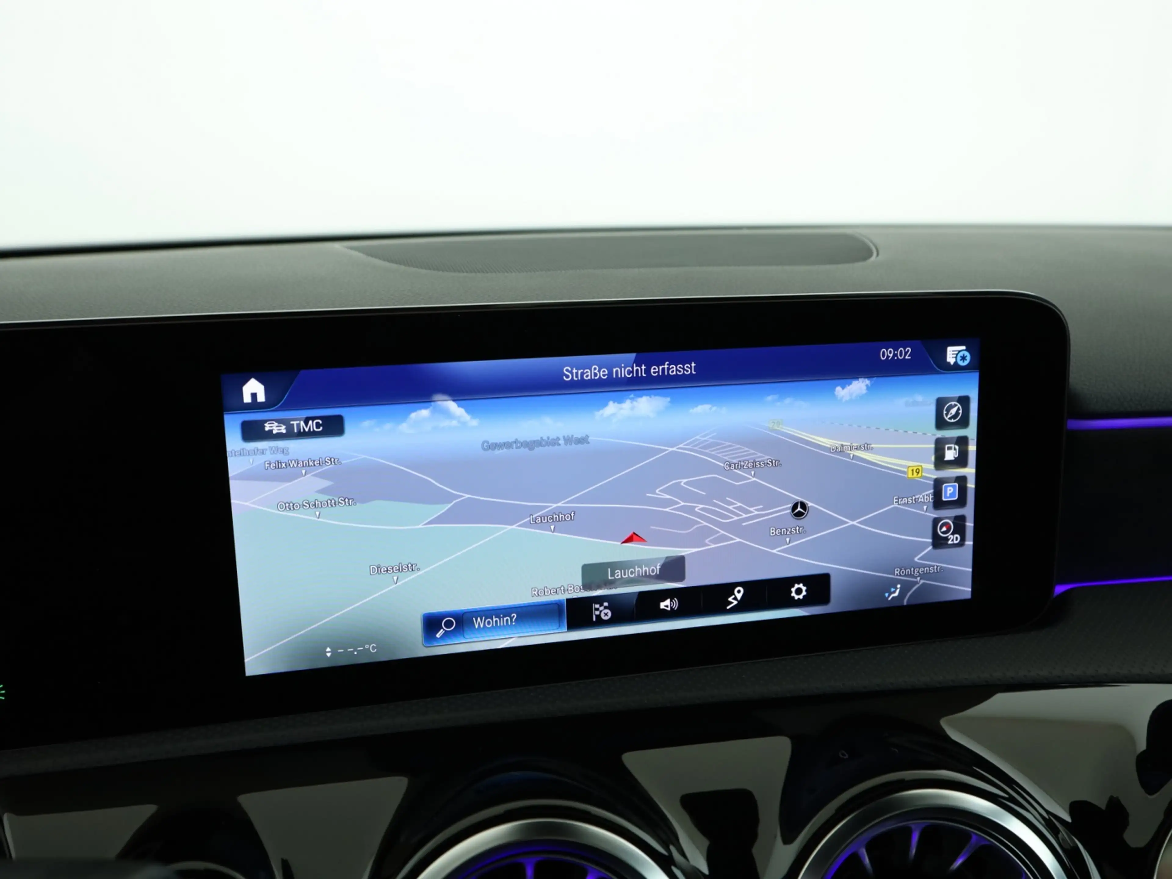 Mercedes-Benz A 200 Lim *AMG Line*Panorama*Park-Paket*Kamera** — photo 13