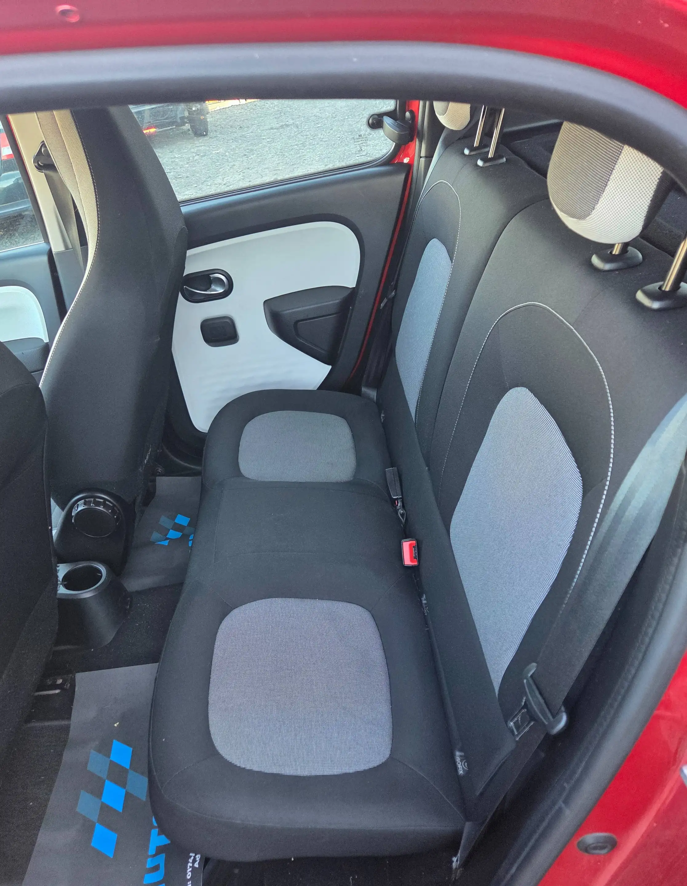 Renault Twingo Limited, Klima, R&GO, LED, 5-türig, Isofix — photo 7