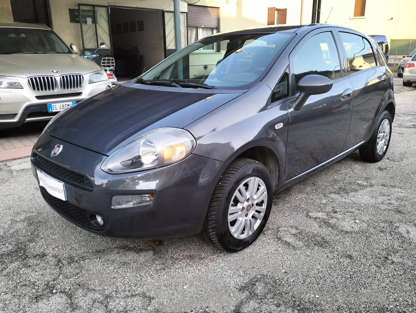 Fiat Punto Punto III 2012 5p 1.4 natural power Lounge 70cv E6 Grigio - 1