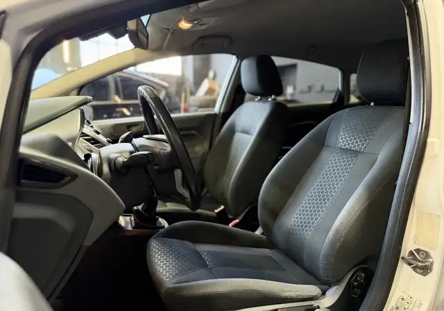 Ford Fiesta view 11