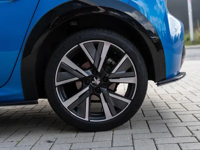 Peugeot 208 view 18