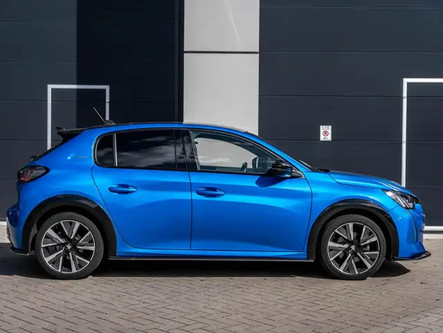 Peugeot 208 view 7