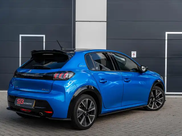 Peugeot 208 view 2