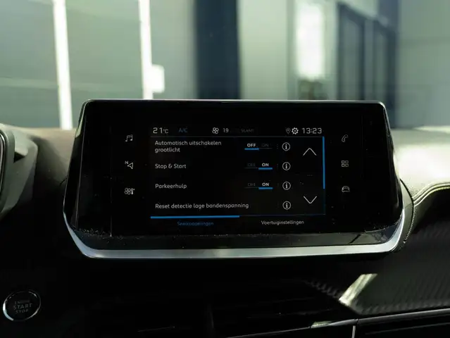 Peugeot 208 view 24