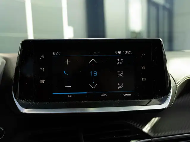Peugeot 208 view 25