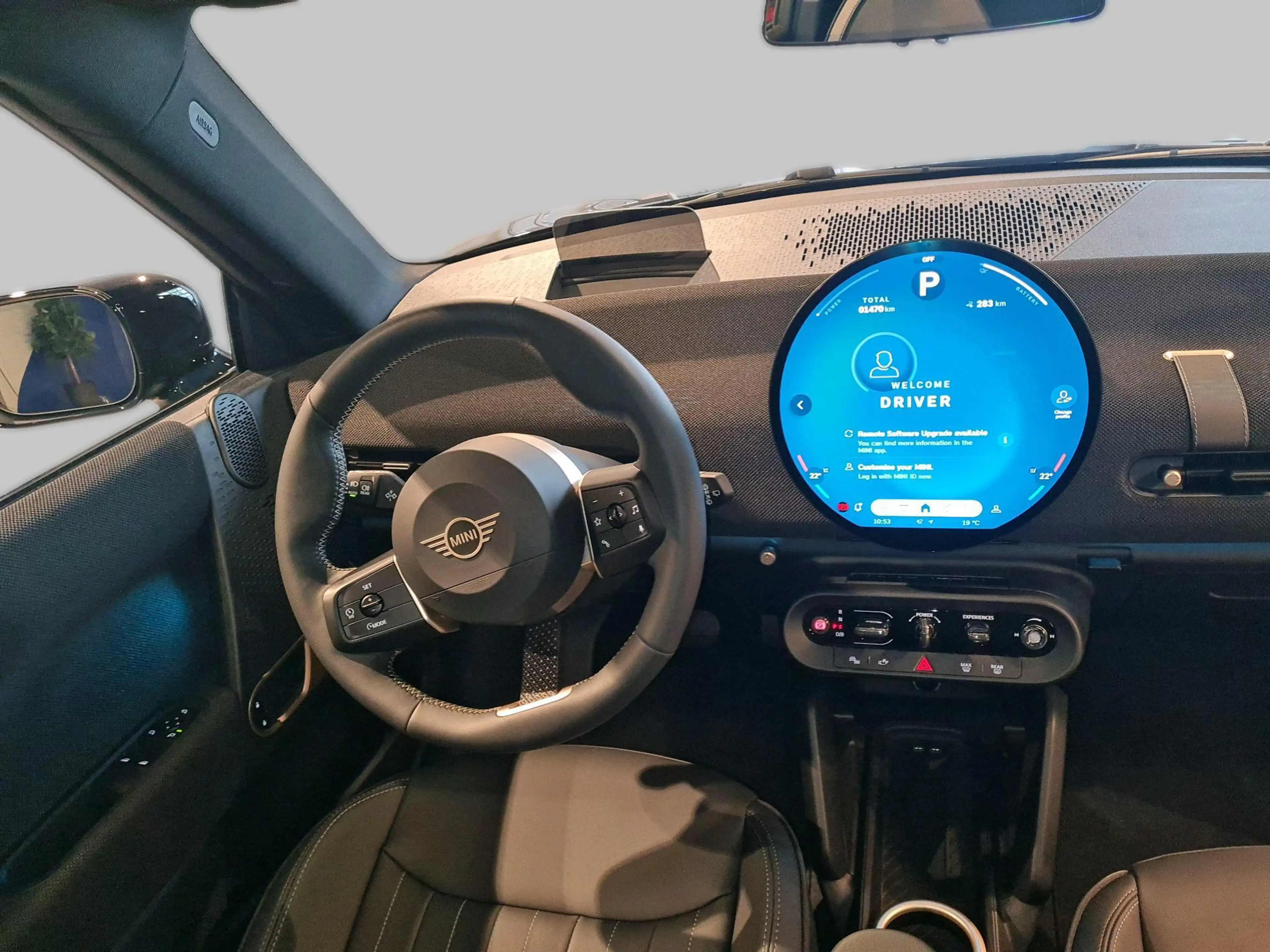 MINI Cooper SE Favoured Trim — photo 11