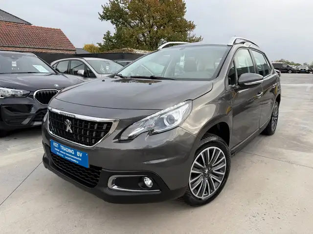 Peugeot 2008 1.2i PURETECH 83PK NAVIGATIE CARPLAY BLUETOOTH A/C