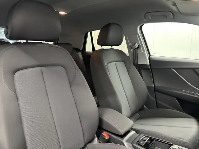 Audi Q2 view 12