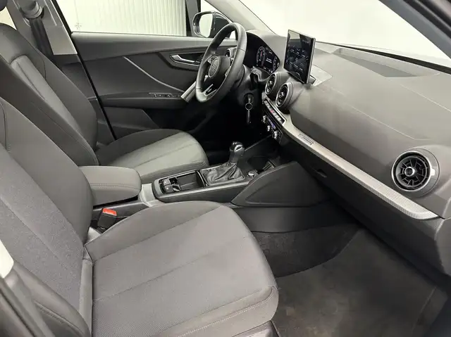 Audi Q2 view 11