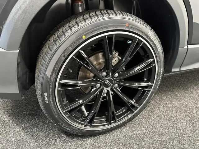 Audi Q2 view 10