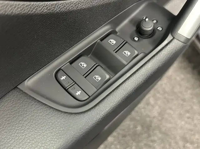 Audi Q2 view 15