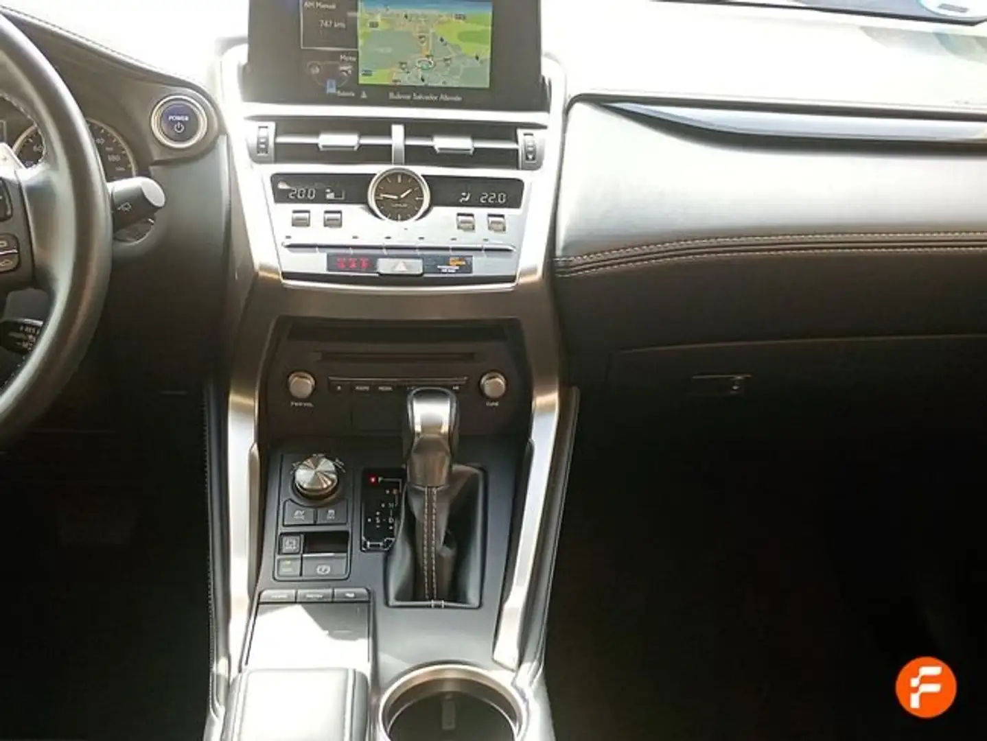 Lexus NX 300 300h Business Navigation 2WD Blanco - 2