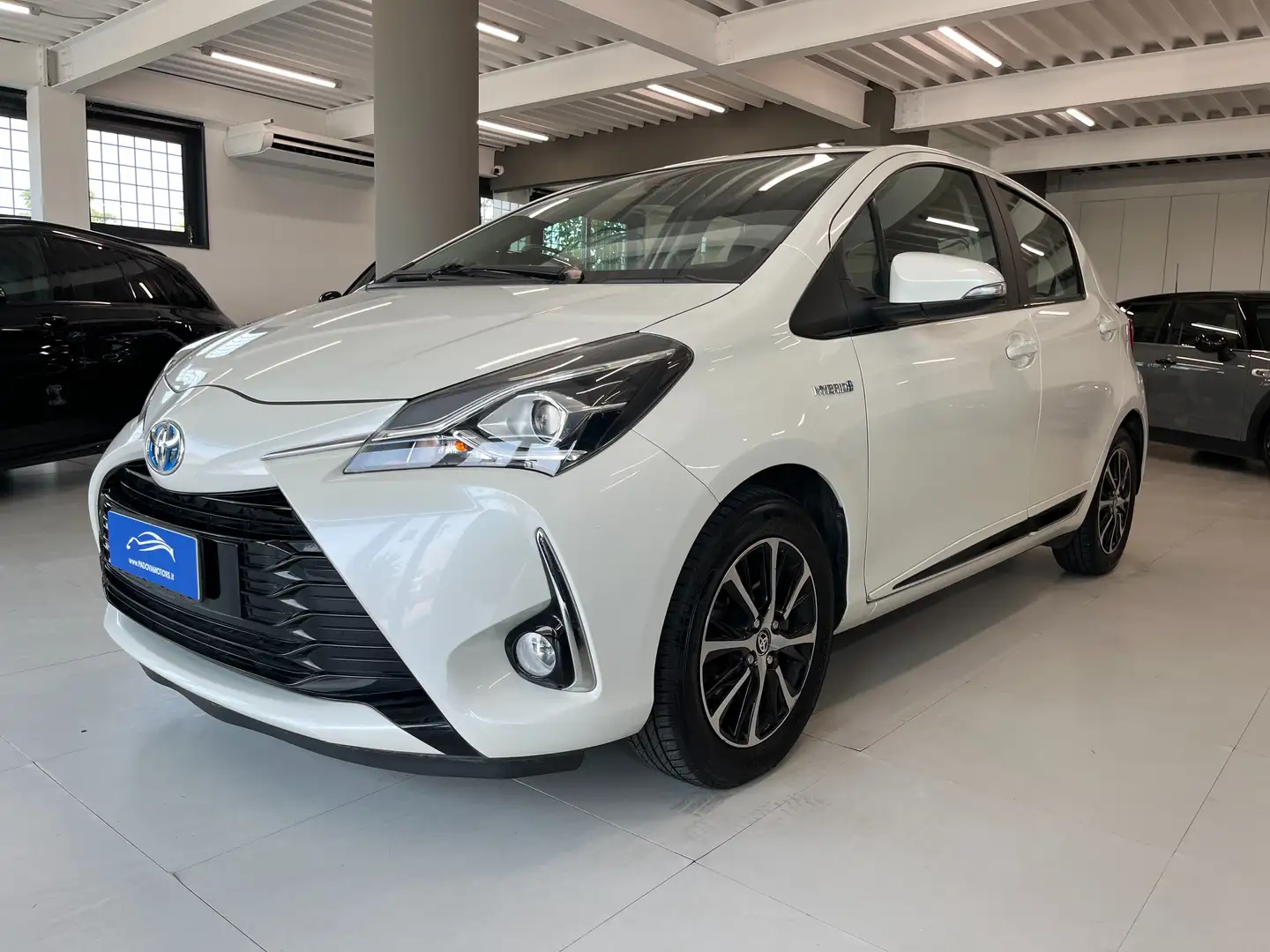 Toyota Yaris 5porte 1.5 Hybrid 73cv Trend White Edition Blanc - 2