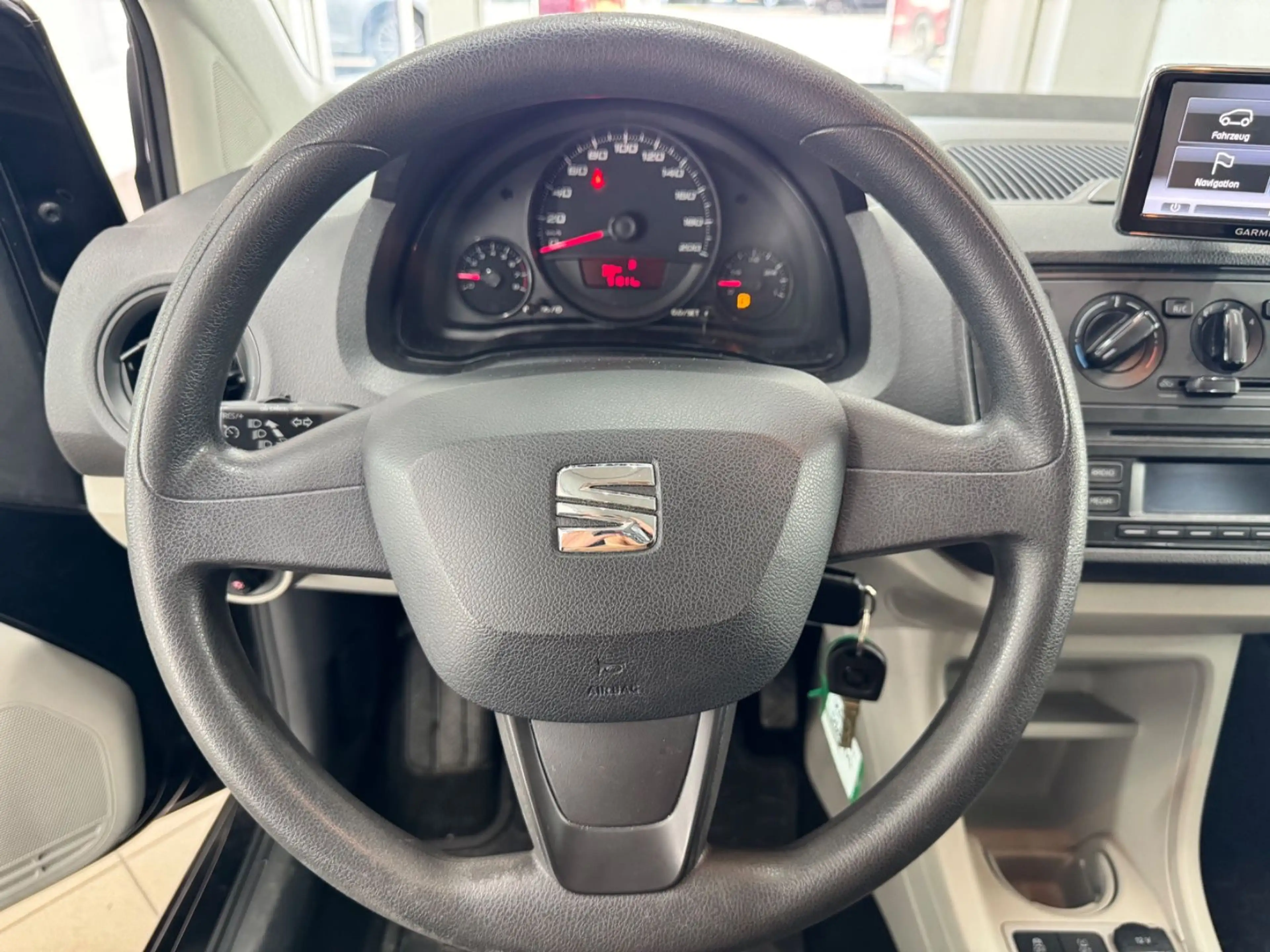 SEAT Mii Style *4-TÜR*NAVI*TEMP*SHZ*ALLWETTER* — photo 8