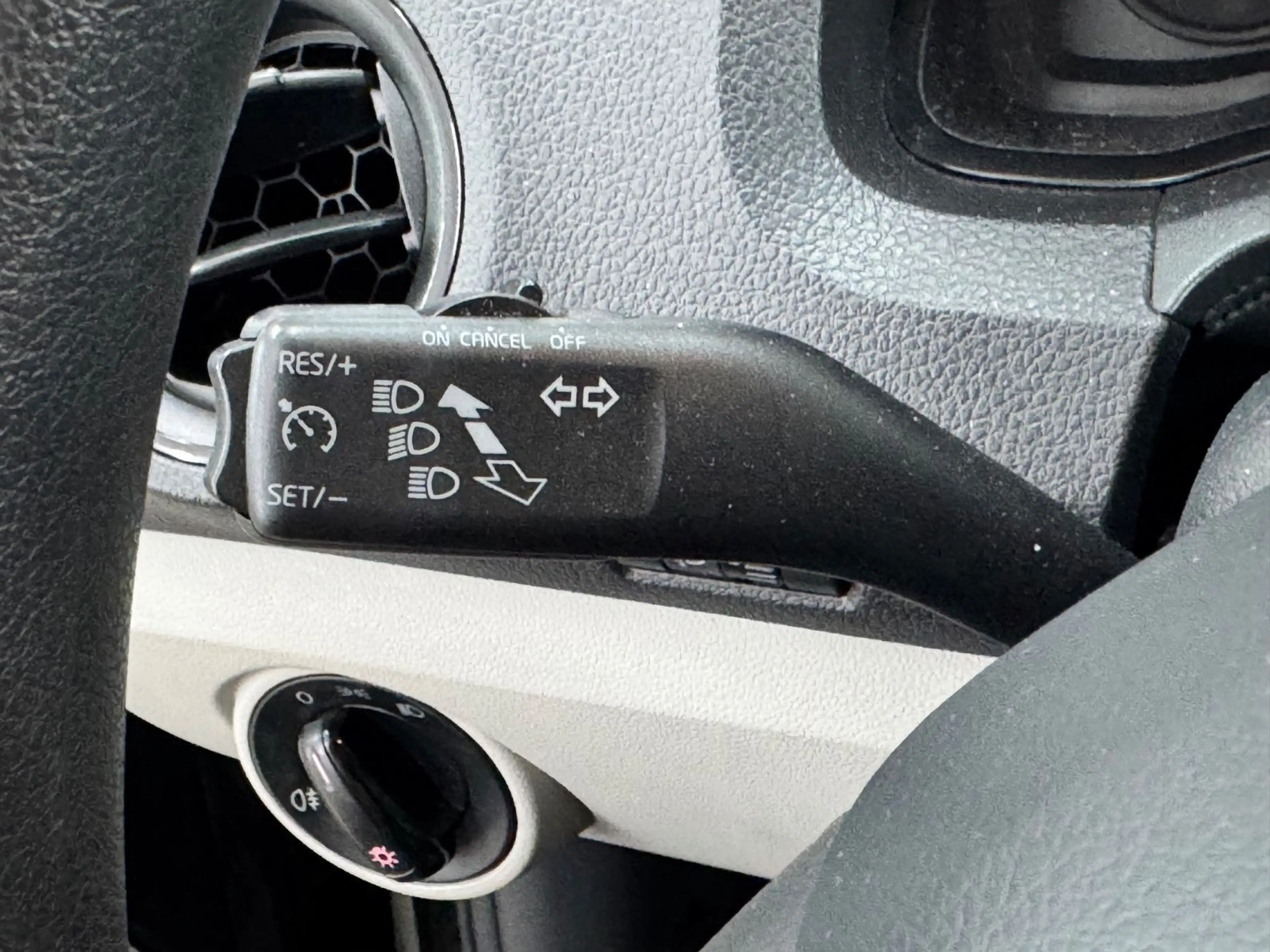 SEAT Mii Style *4-TÜR*NAVI*TEMP*SHZ*ALLWETTER* — photo 11