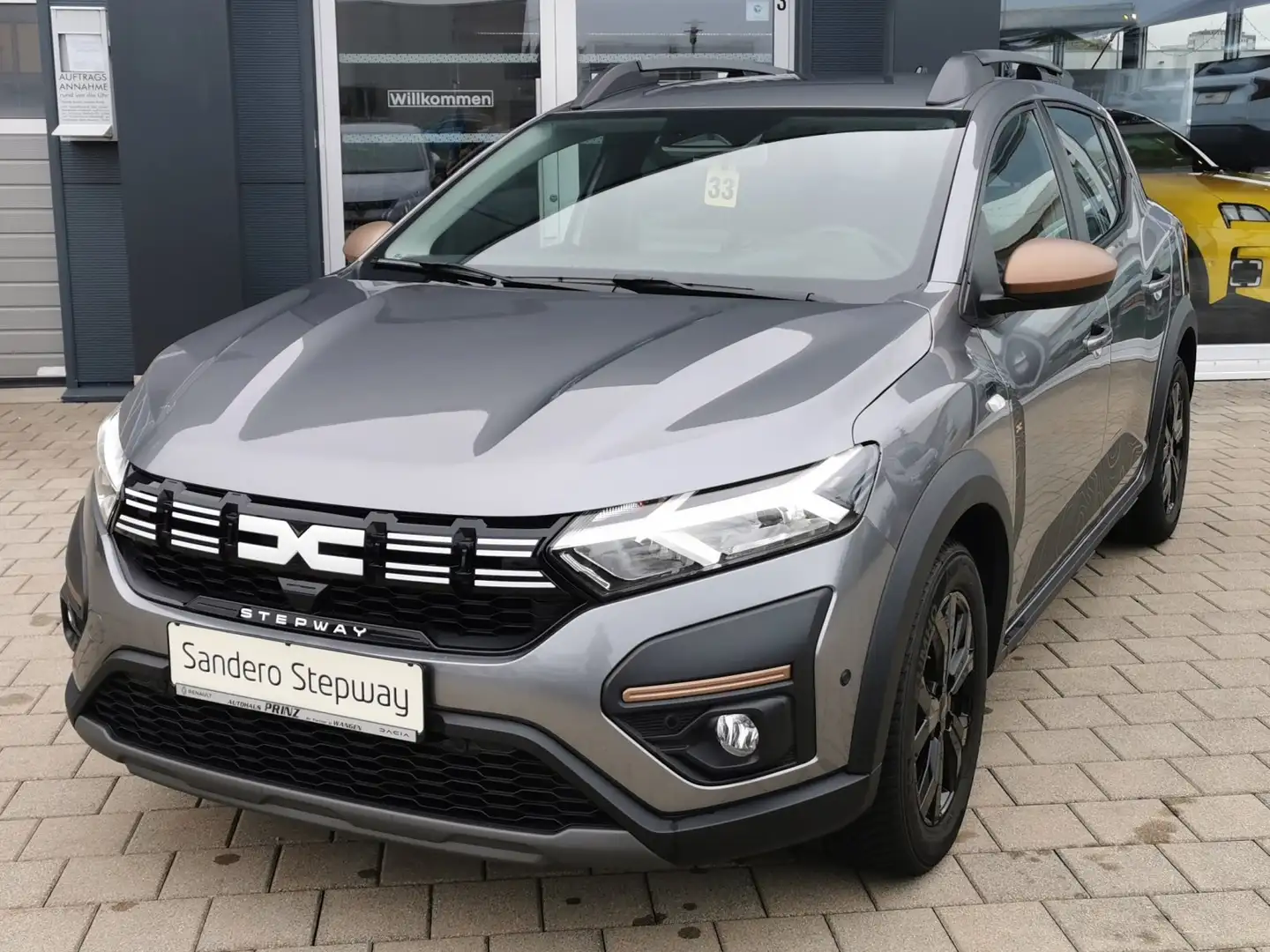 Dacia Sandero Stepway Extreme+ TCE 110 [Sitzheizung/Kamera/Navi] Grau - 2