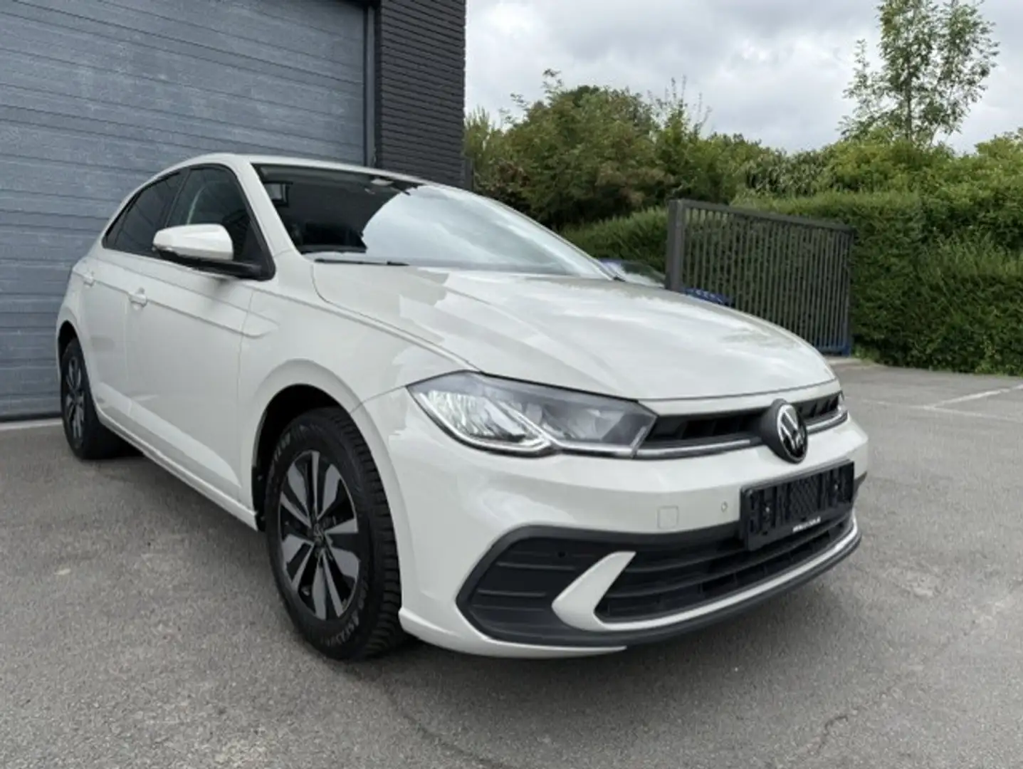 VOLKSWAGEN Polo