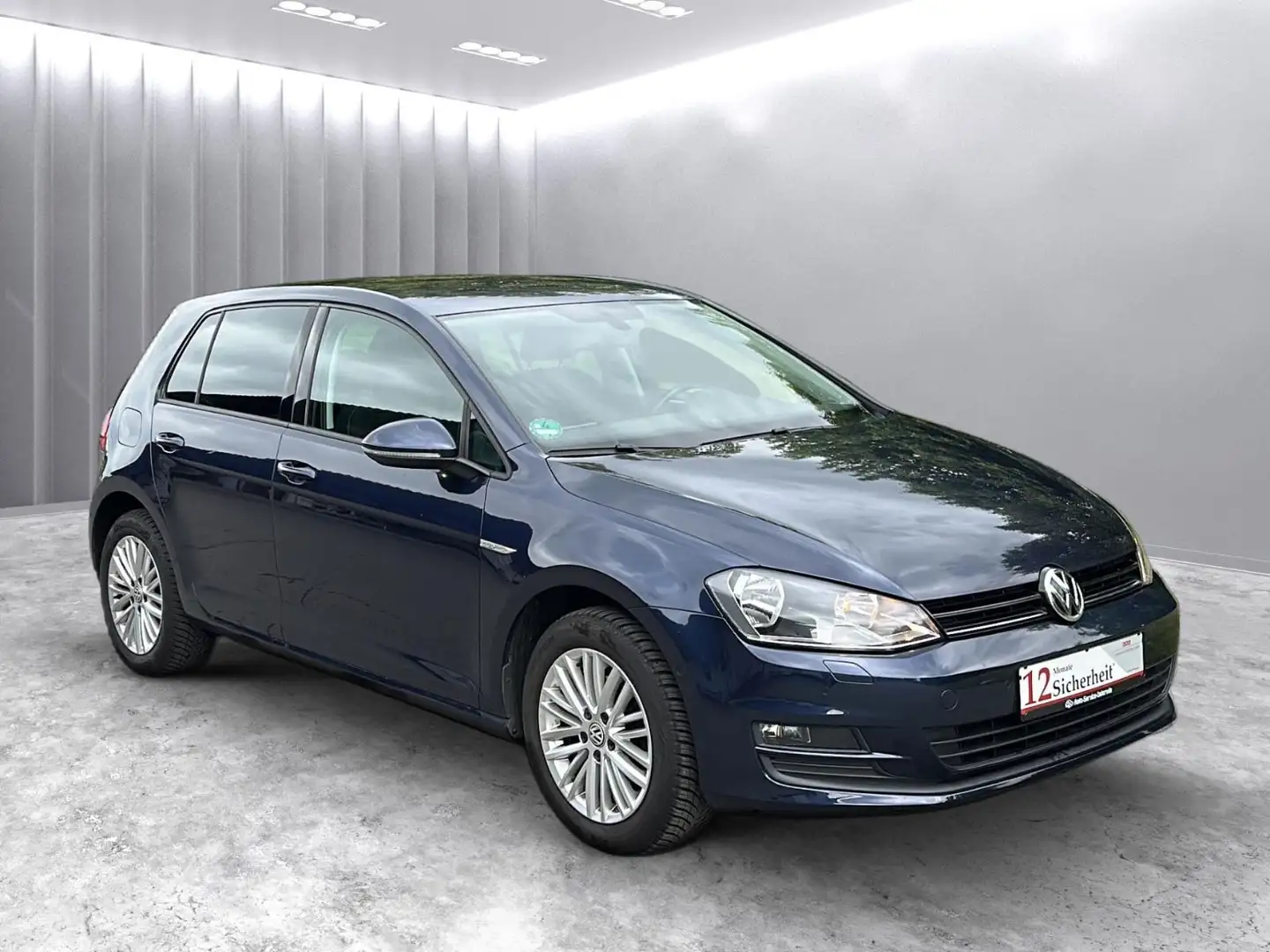 Volkswagen Golf VII Lim. Cup BMT *Allwetter/HU bis 03/27* Bleu - 1