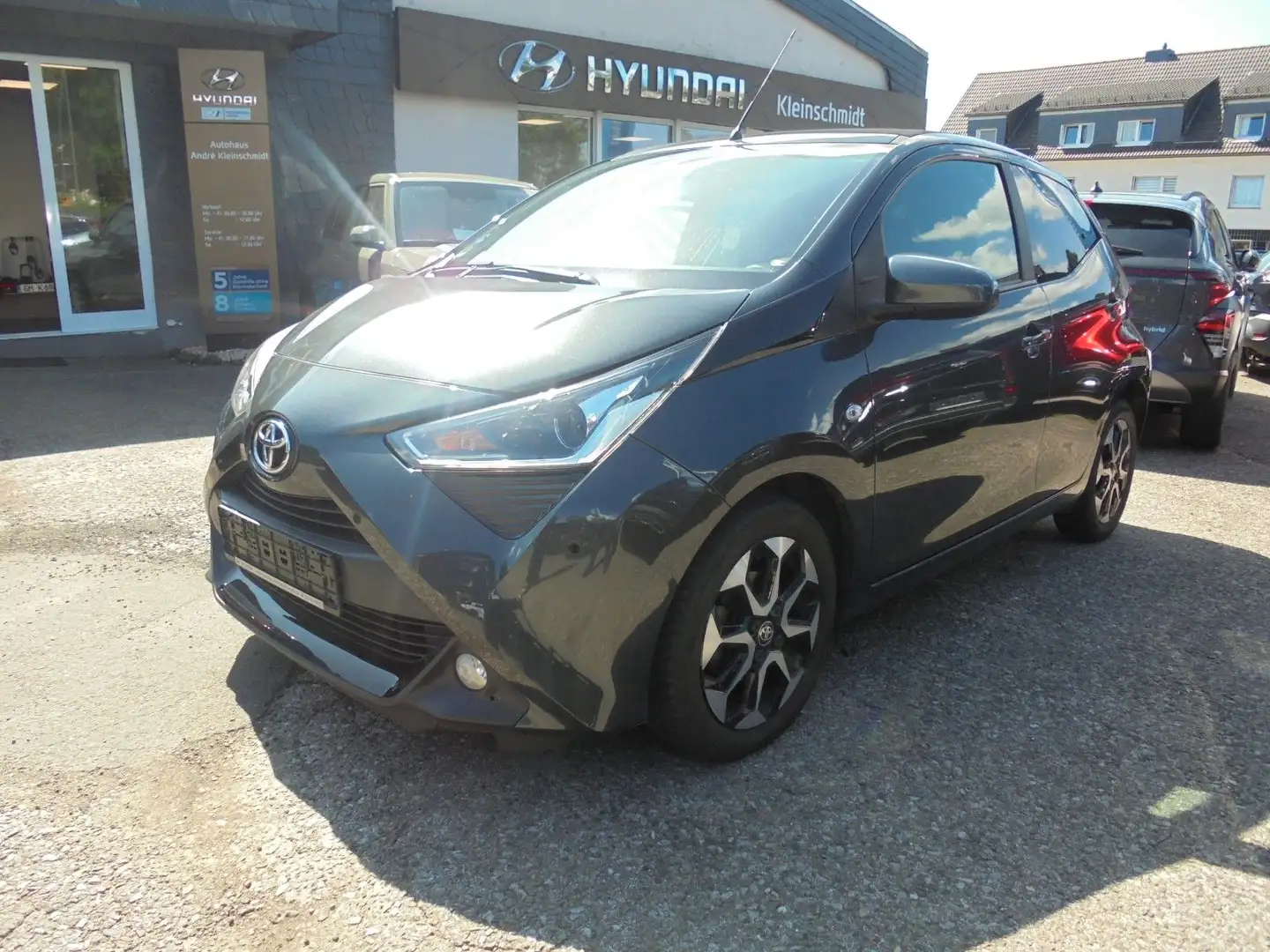 Toyota Aygo AYGO x-sky TÜV+Inspektion Neu gut geplegt Grau - 2