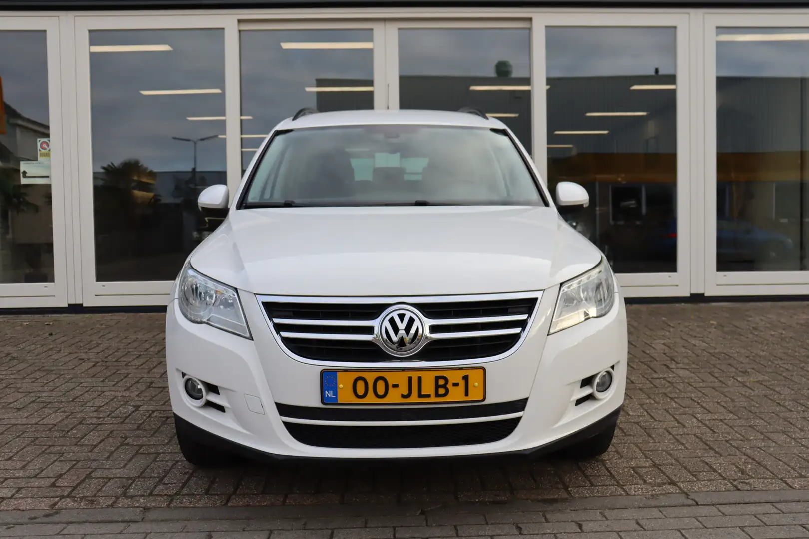 Volkswagen Tiguan 1.4 TSI Comfort&Design, Cruise Control, Airco, Tre Weiß - 2