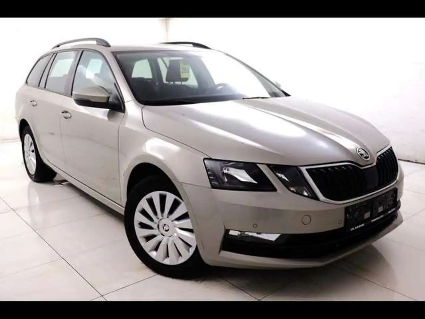 Skoda Octavia 1.0 115cv break beige 10/18 Airco GPS Capteurs Gold - 1