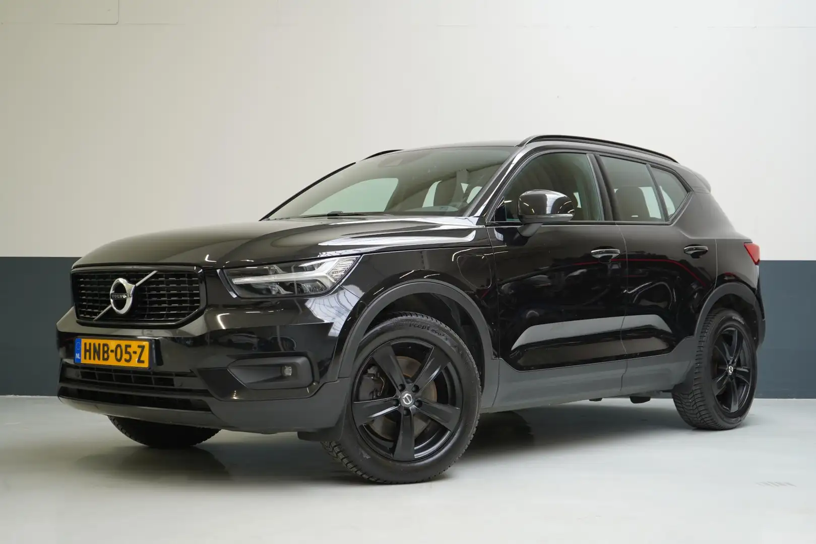 Volvo XC40 1.5 T5 263pk Recharge R-Design Automaat | Trekhaak Zwart - 1