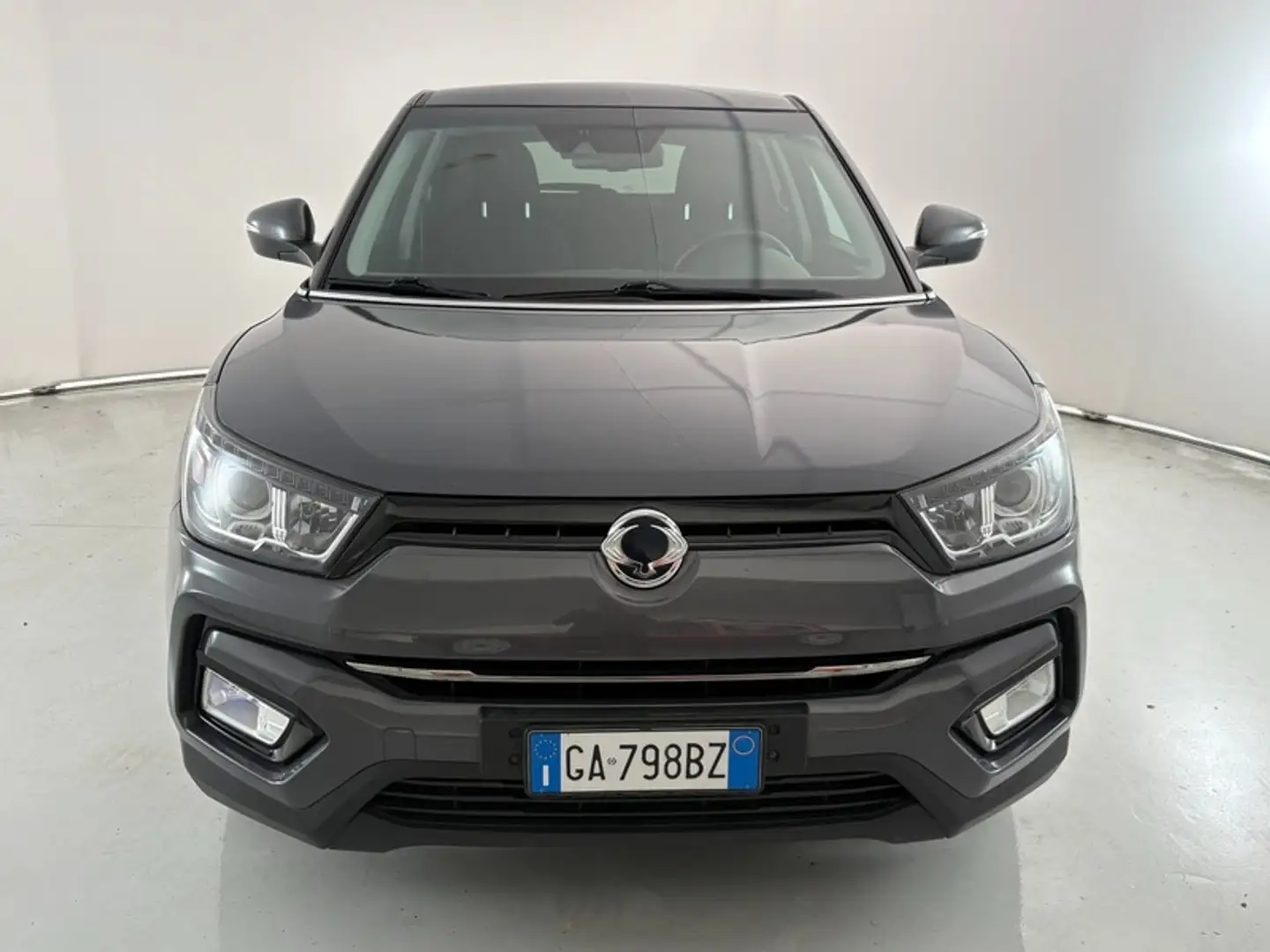 SsangYong Tivoli 1.6 e-XGi Bi-Fuel Dream Grau - 2