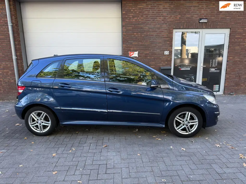 Mercedes-Benz B 170 2009 из Европы — купить под ключ