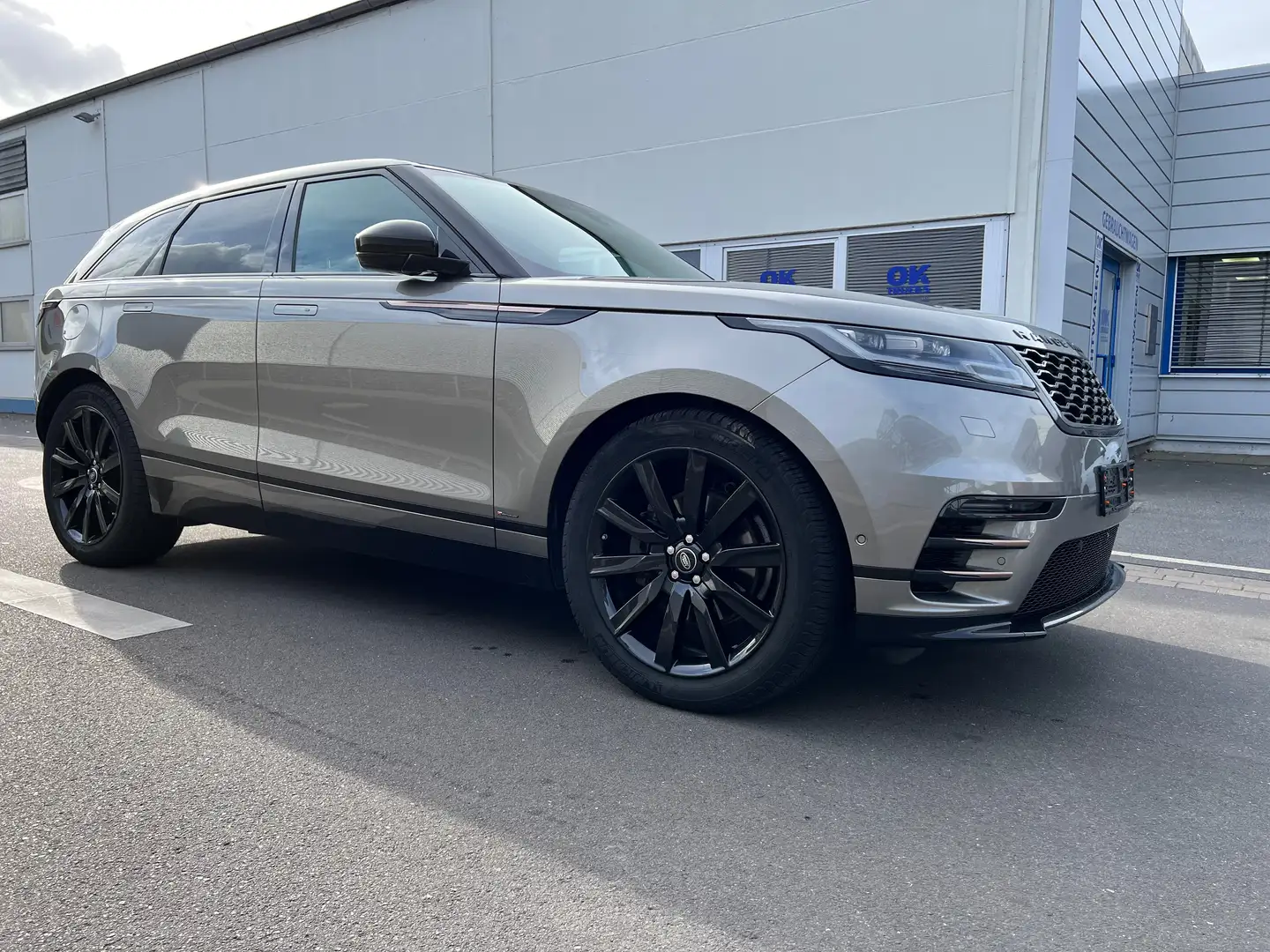 Land Rover Range Rover Velar Range Rover Velar 3.0d R-Dynamic SE Grau - 2
