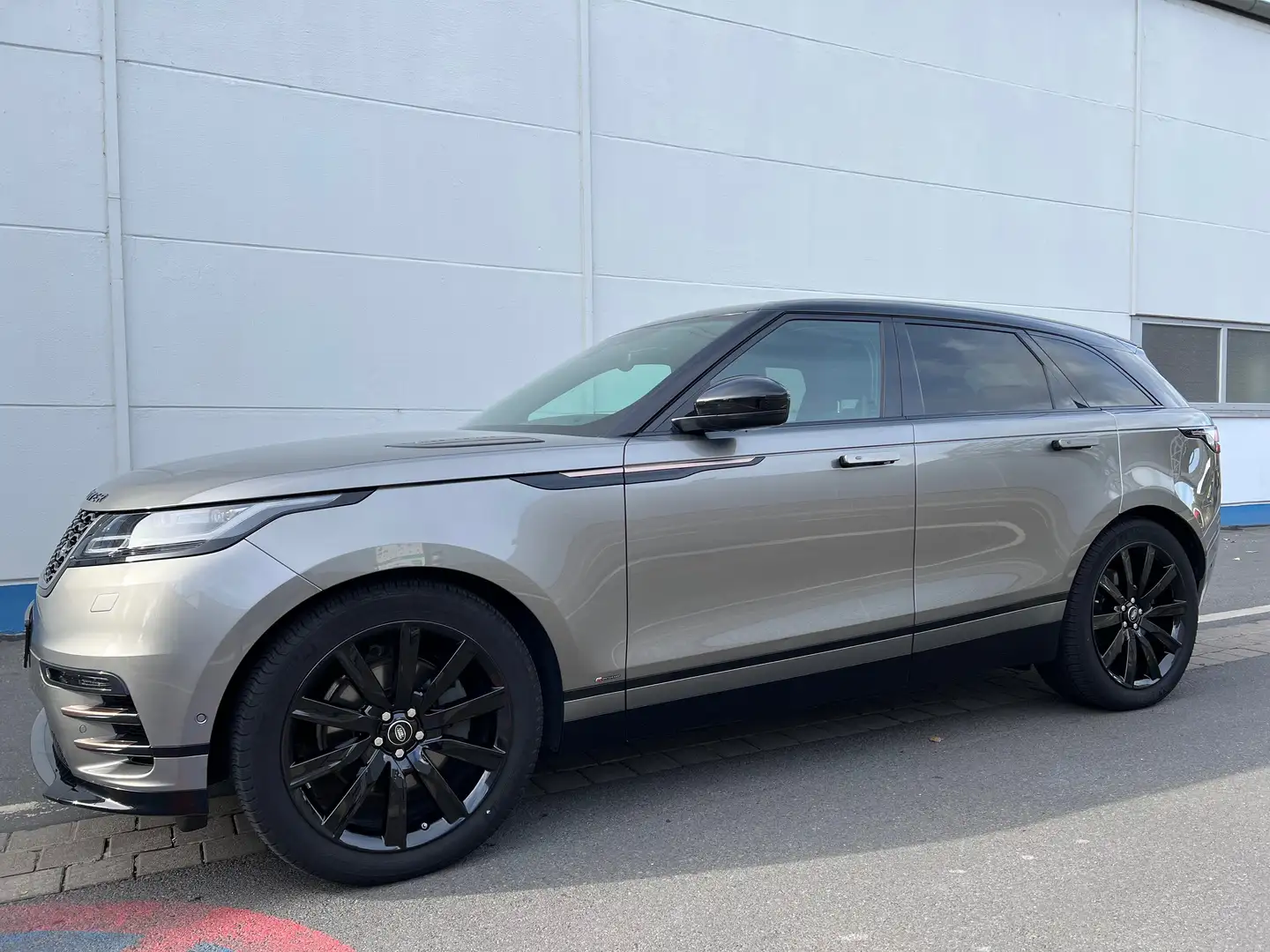 Land Rover Range Rover Velar Range Rover Velar 3.0d R-Dynamic SE Grau - 1