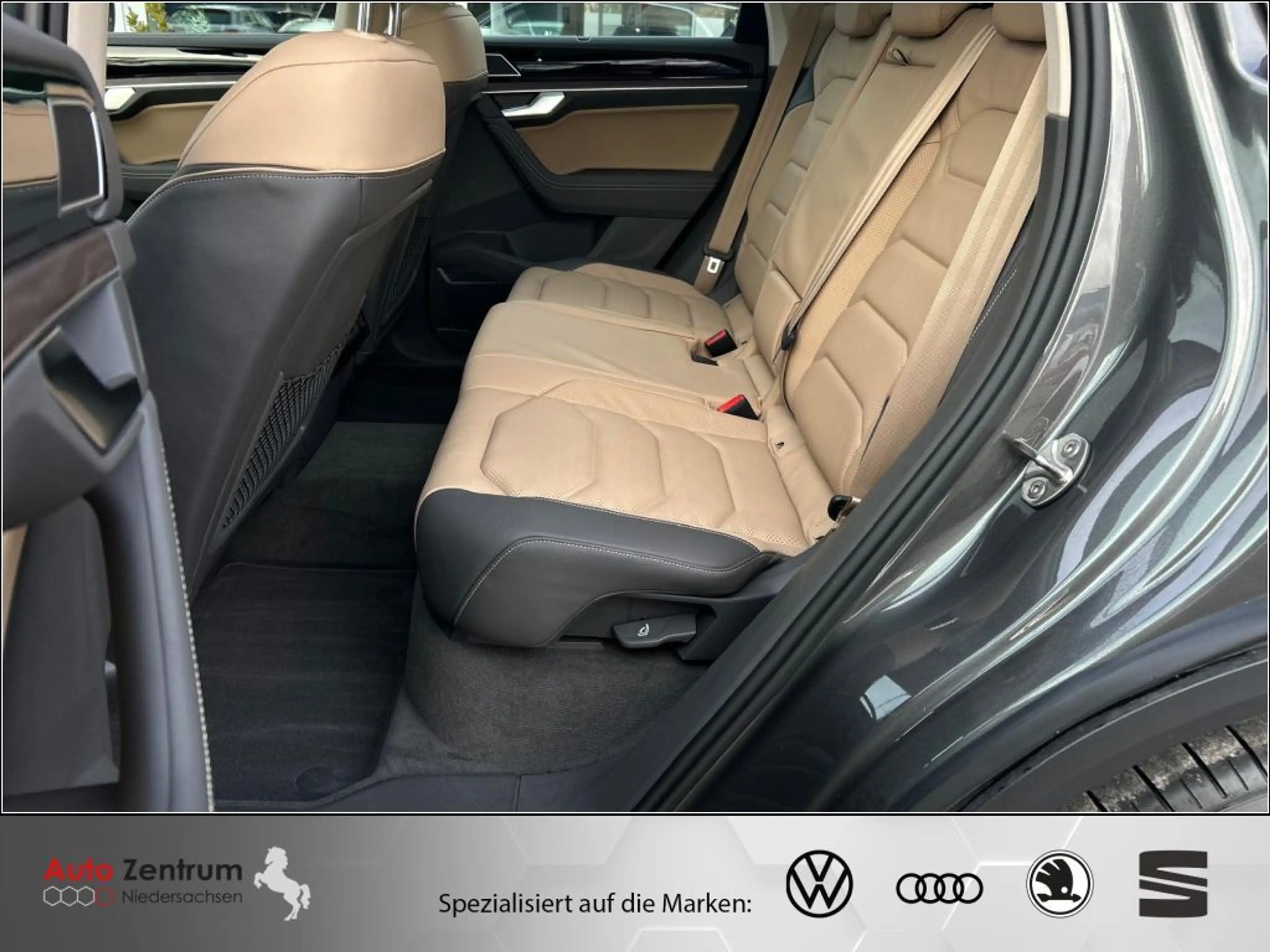 Volkswagen Touareg 3.0 V6 TDI Beige DYNAUDIO Allradlenkung PANO HuD — photo 15