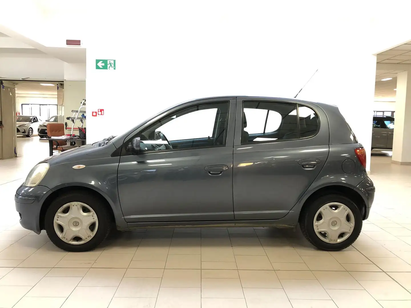 Toyota Yaris Yaris 5p 1.0 Expo Argento - 2