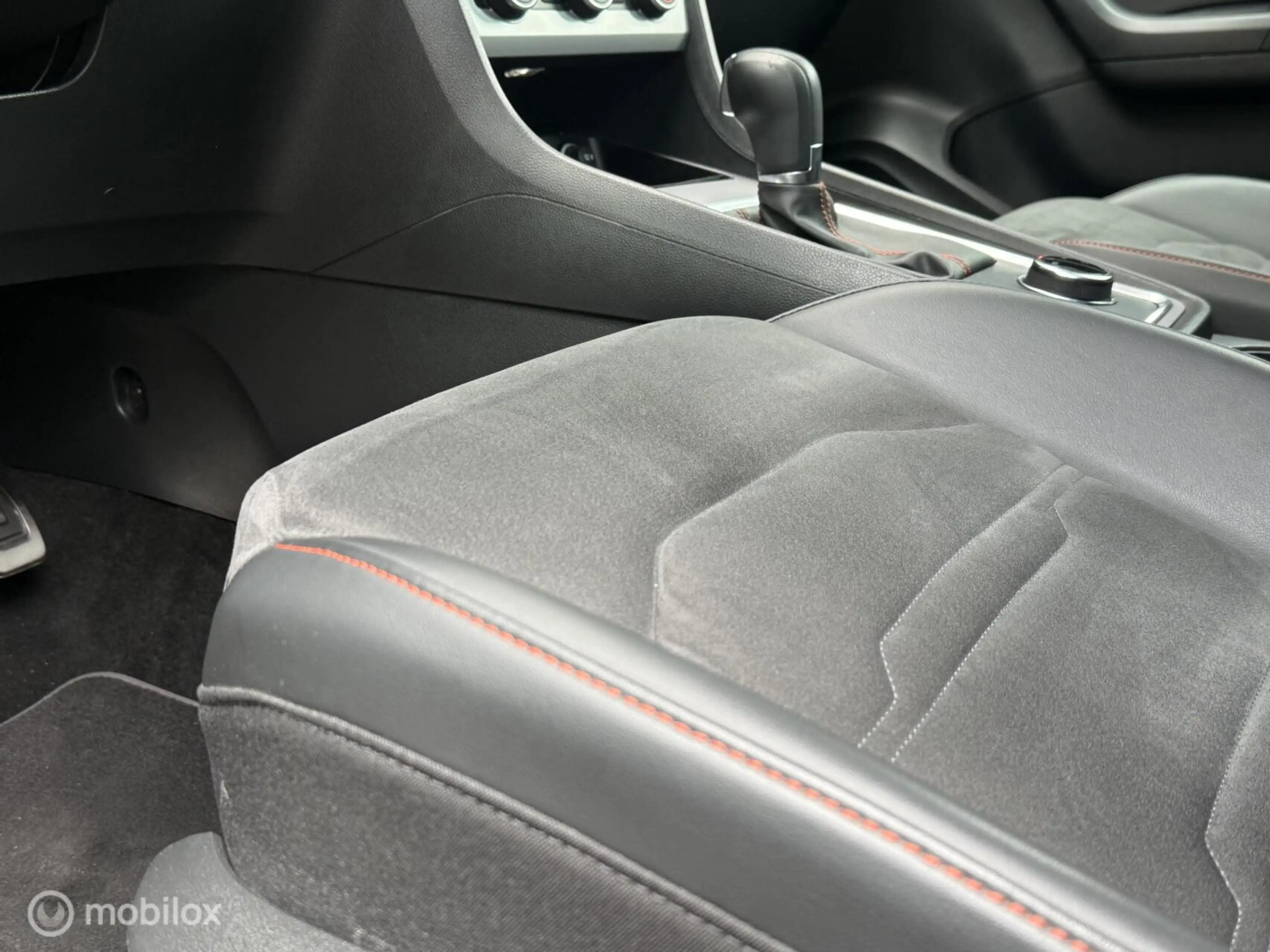 SEAT Ateca 1.5 TSI FR Panodak Virtual Navi Carplay 360 Camera — photo 37