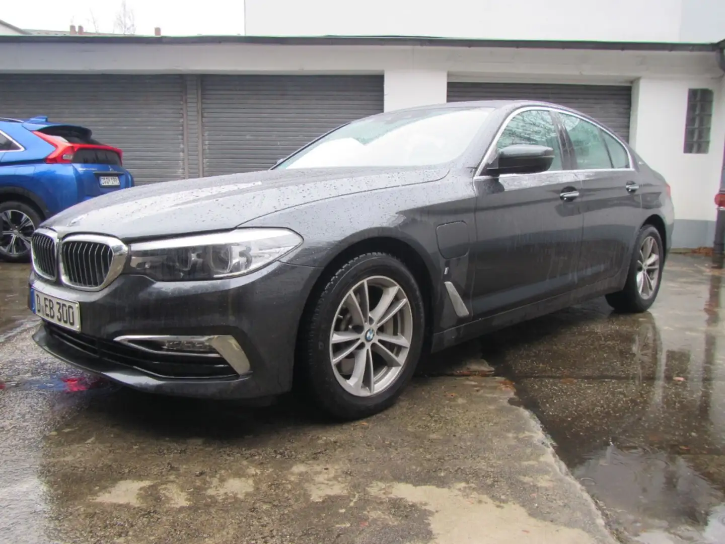 BMW 530 Baureihe 5 Lim. 530 e Luxury Line Grau - 1