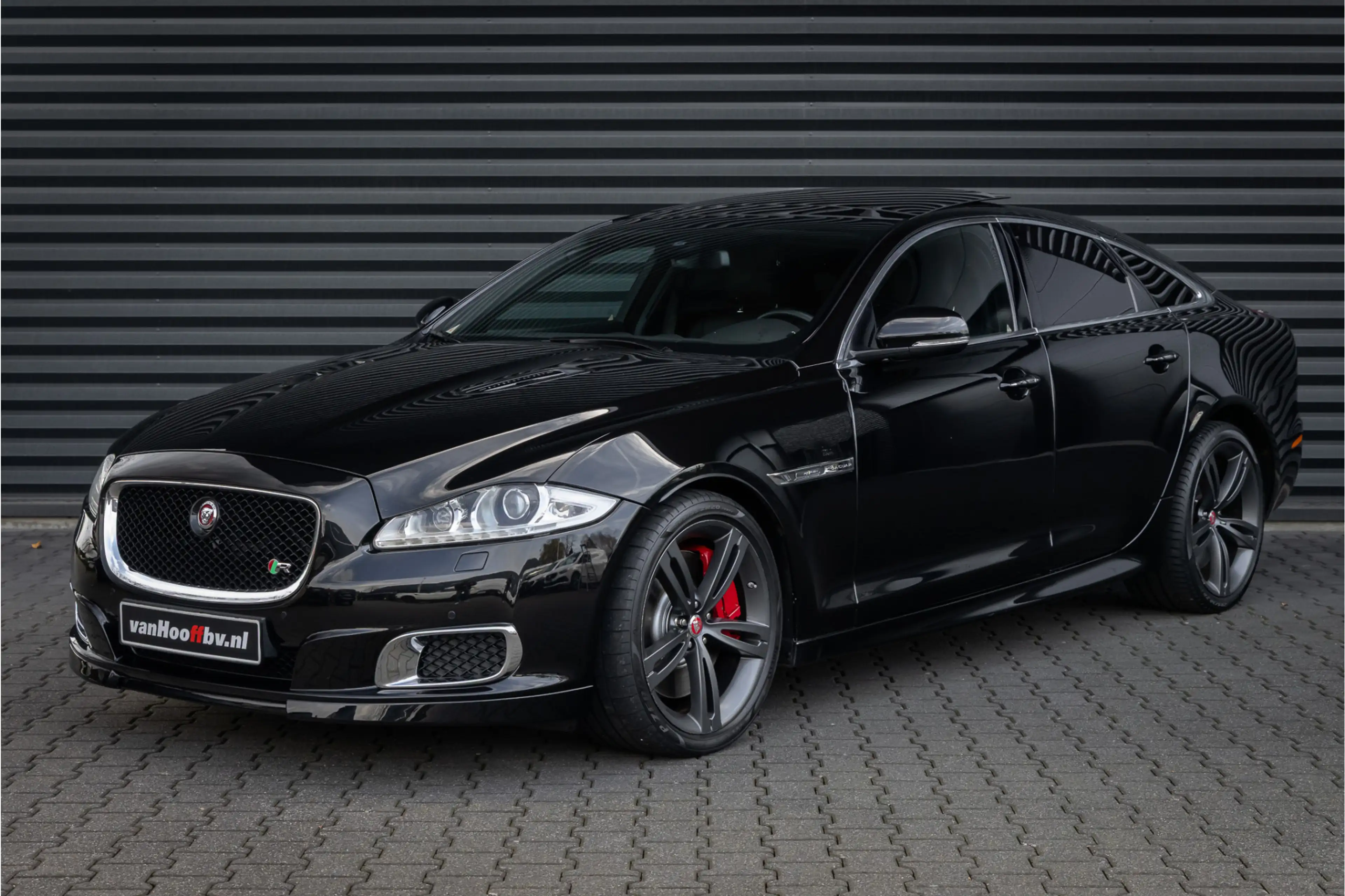 Jaguar XJR 5.0 V8 SC - Ultimate Black