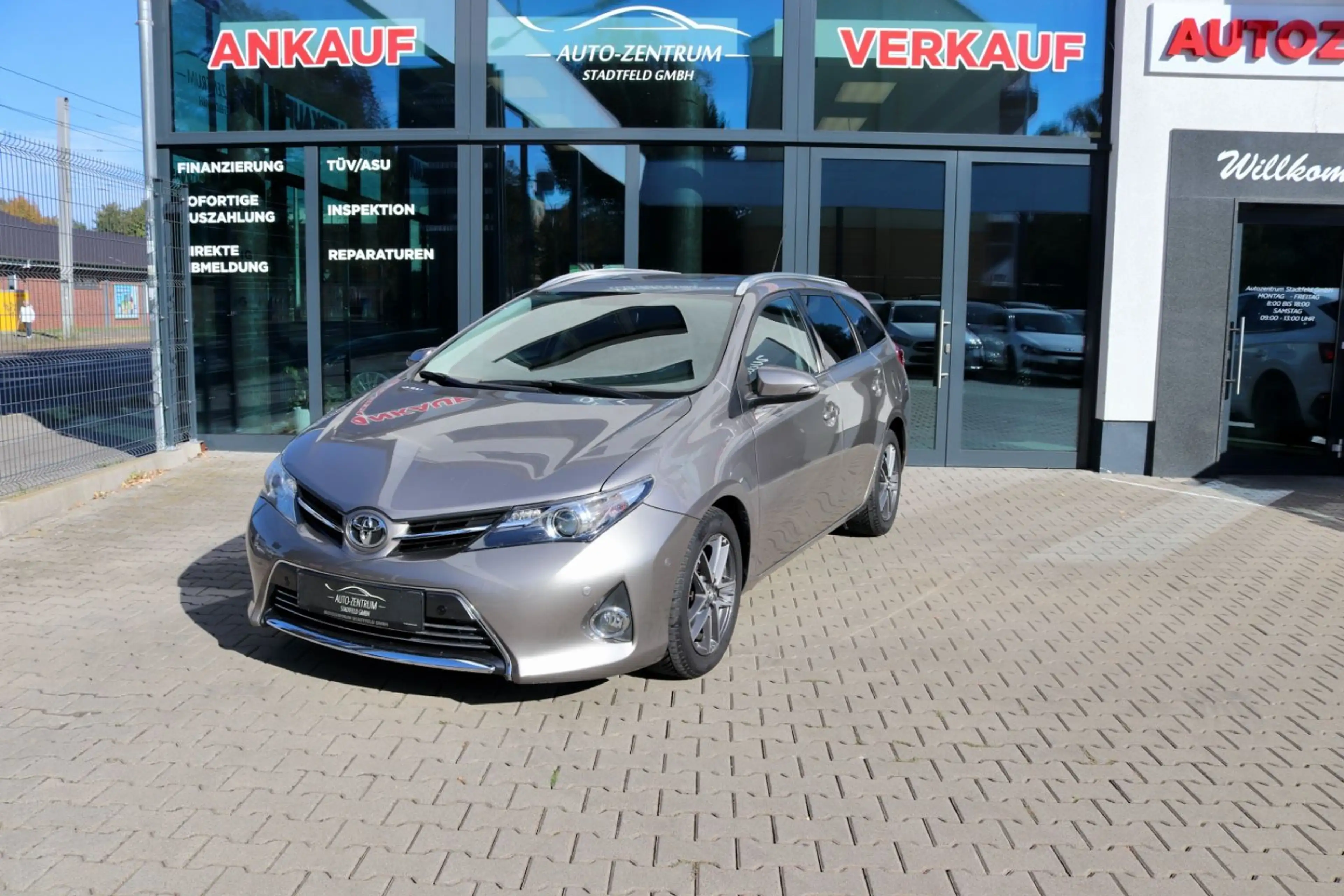 Toyota Auris Klima SHZ Tempomat Kamera — photo 3
