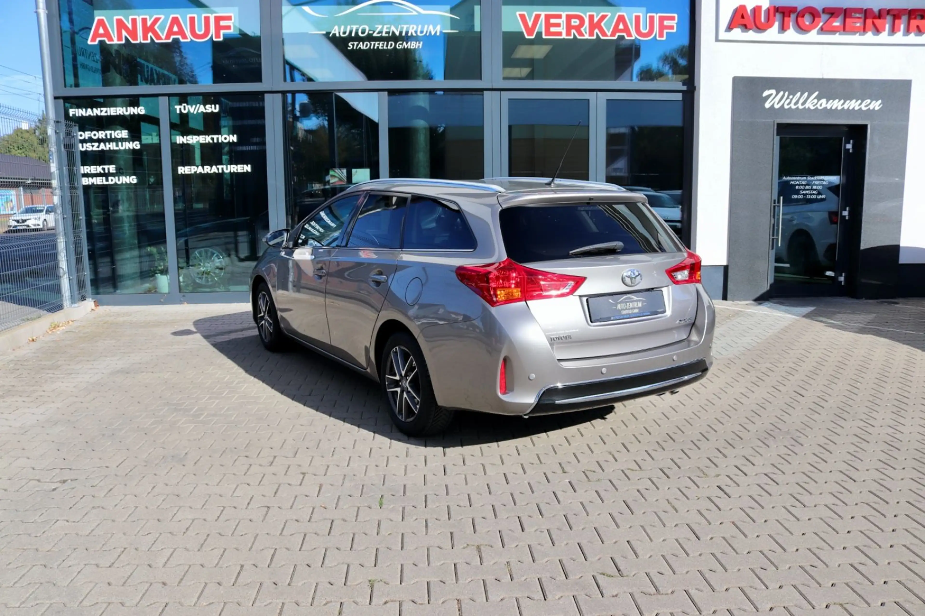 Toyota Auris Klima SHZ Tempomat Kamera — photo 5