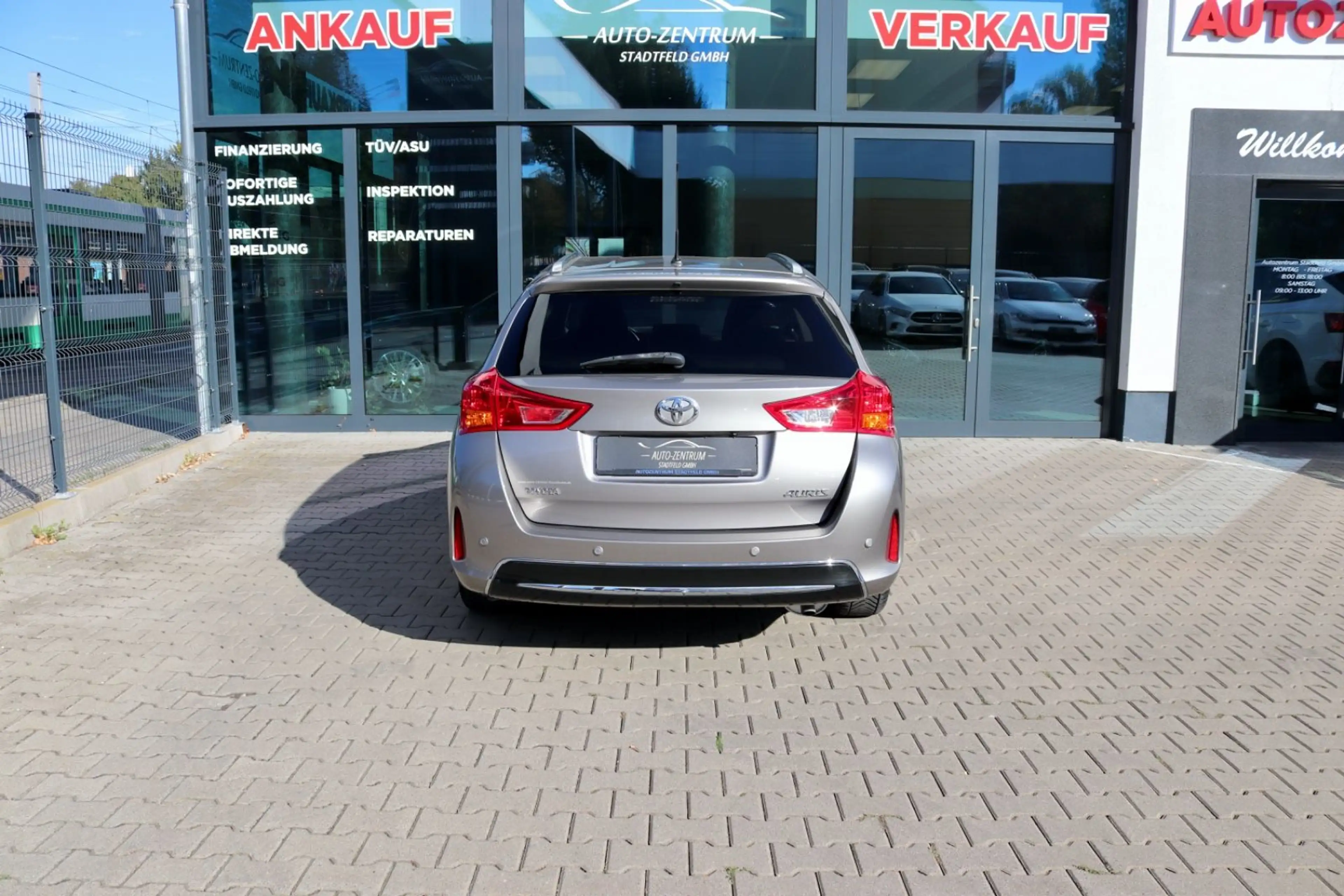 Toyota Auris Klima SHZ Tempomat Kamera — photo 6