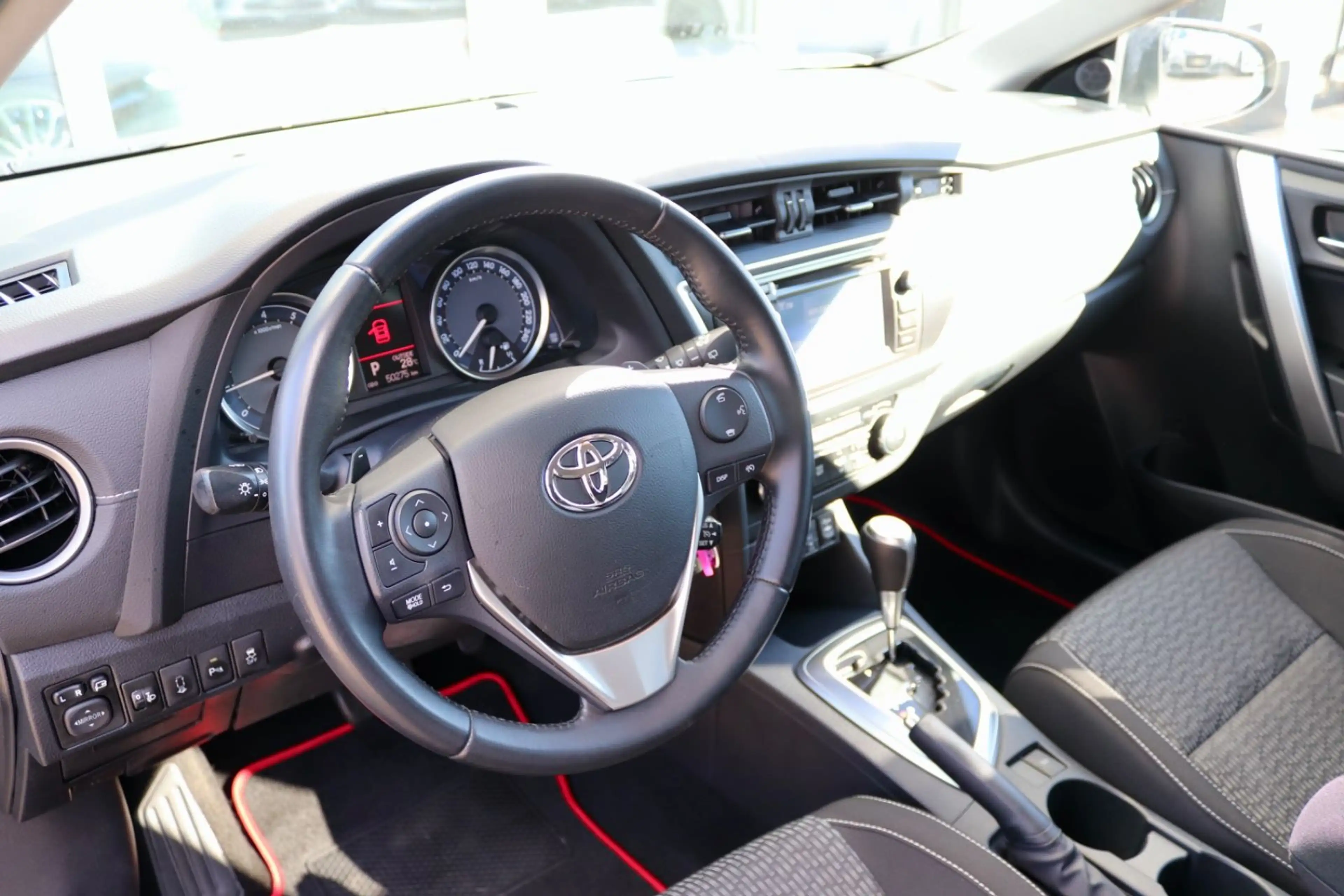 Toyota Auris Klima SHZ Tempomat Kamera — photo 14