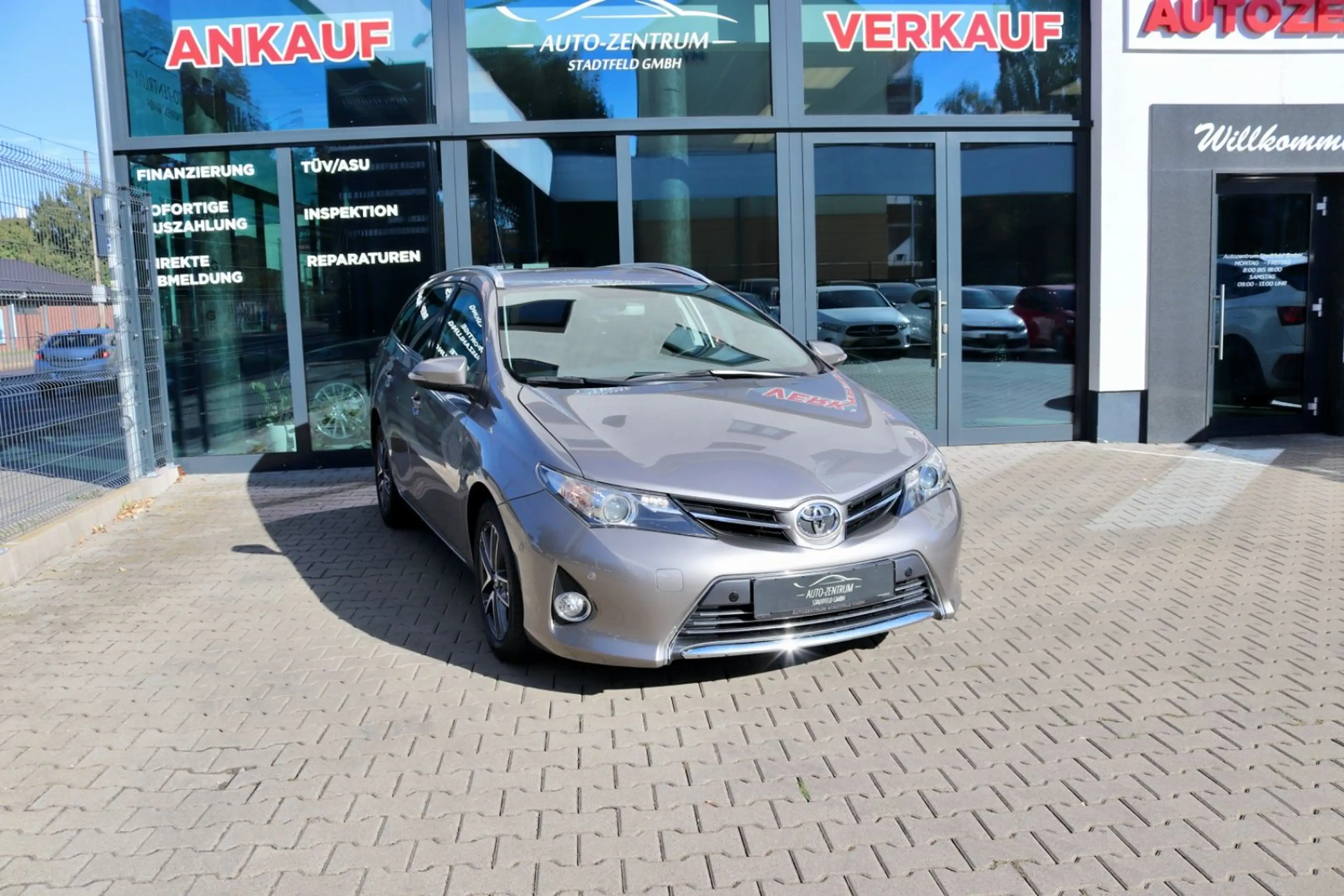 Toyota Auris Klima SHZ Tempomat Kamera