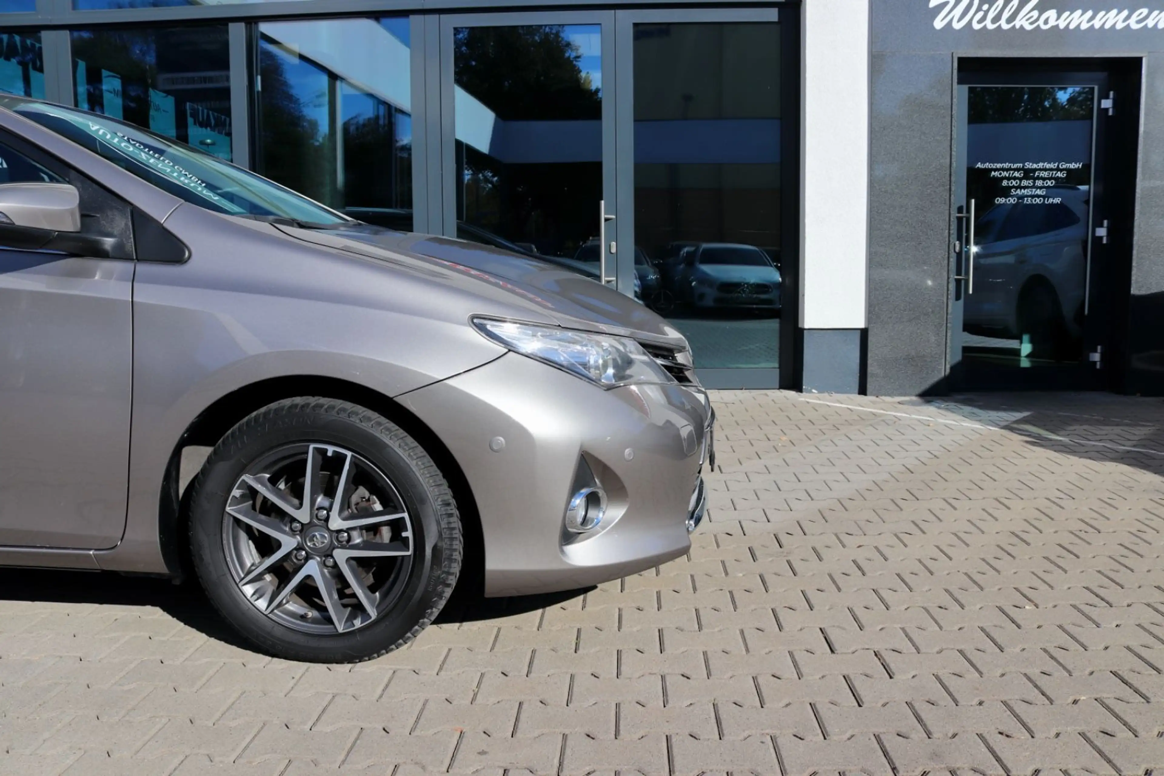 Toyota Auris Klima SHZ Tempomat Kamera — photo 10