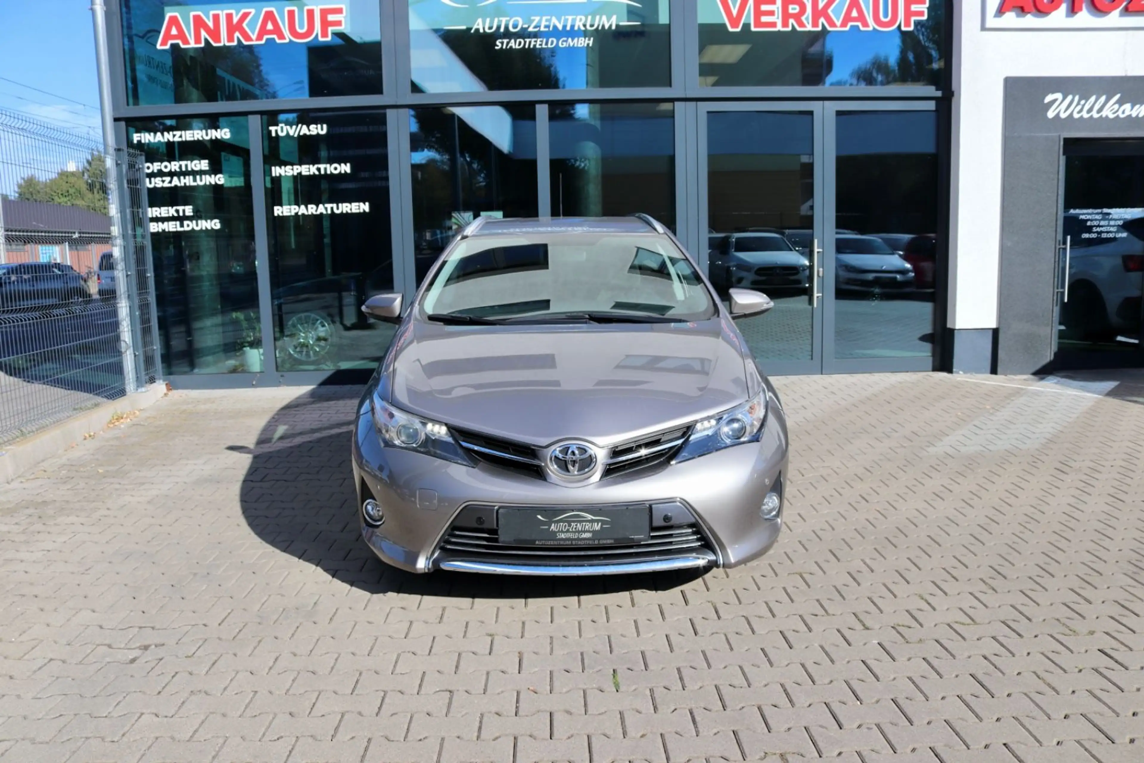 Toyota Auris Klima SHZ Tempomat Kamera — photo 2